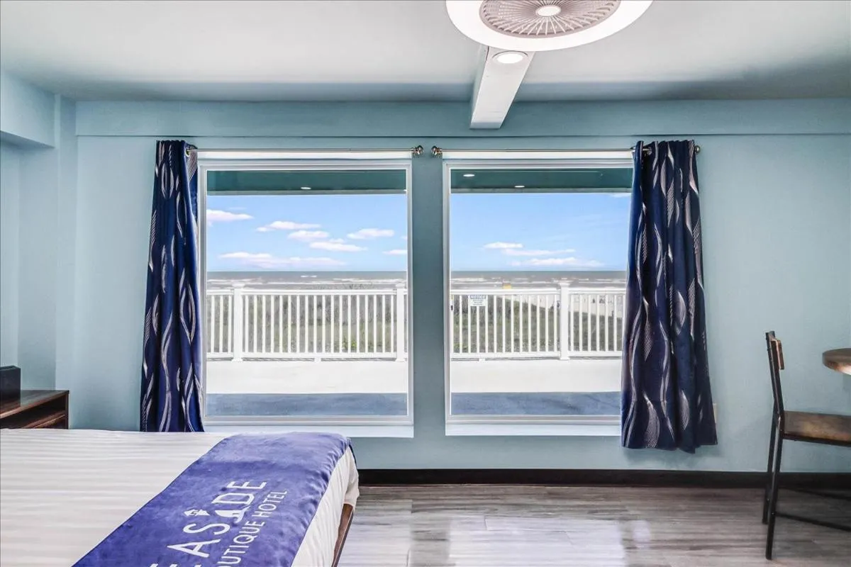 Bed in Seaside Boutique Hotel, Waves At Your Doorstep