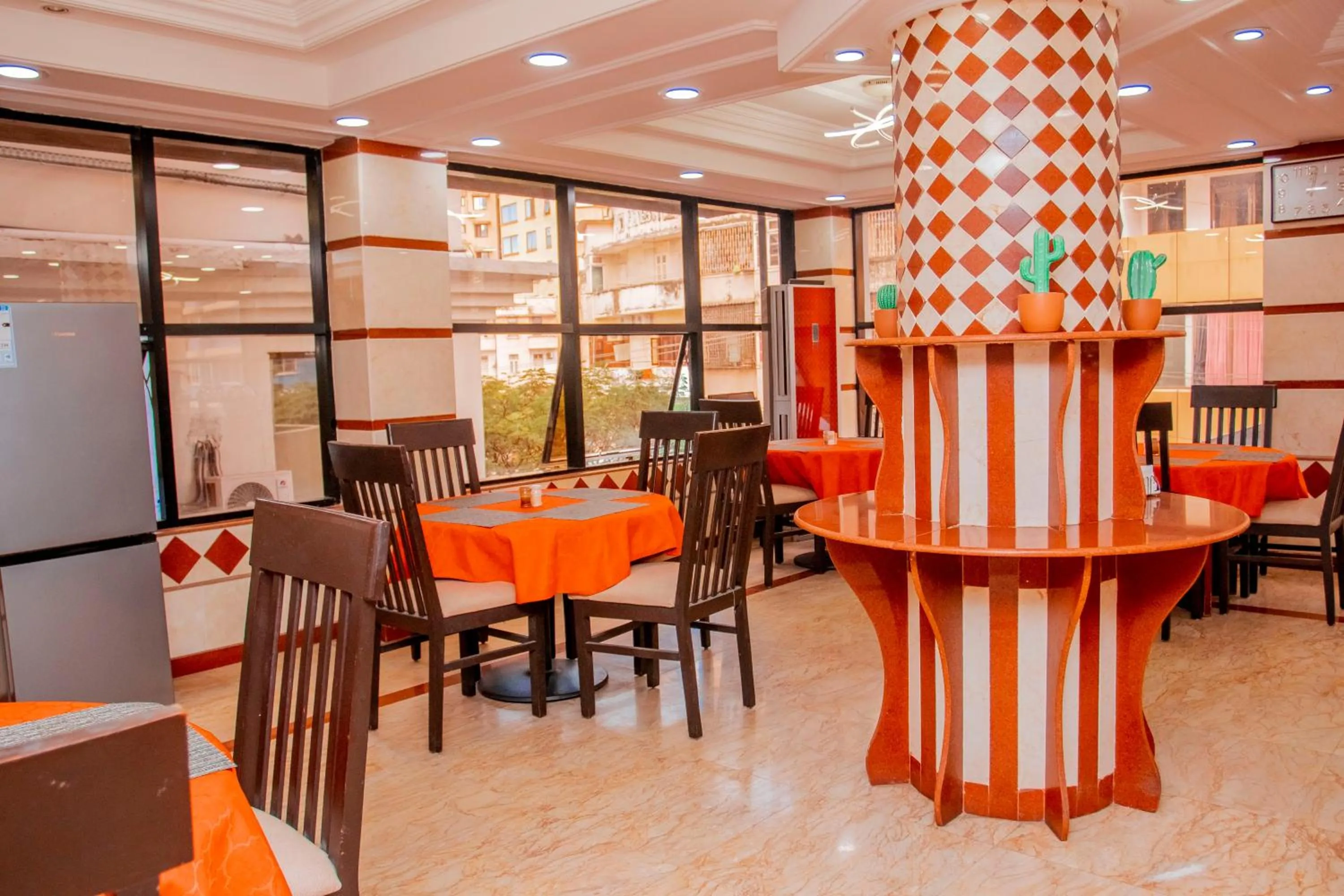 Restaurant/places to eat in Sleep Inn Hotel - City Centre