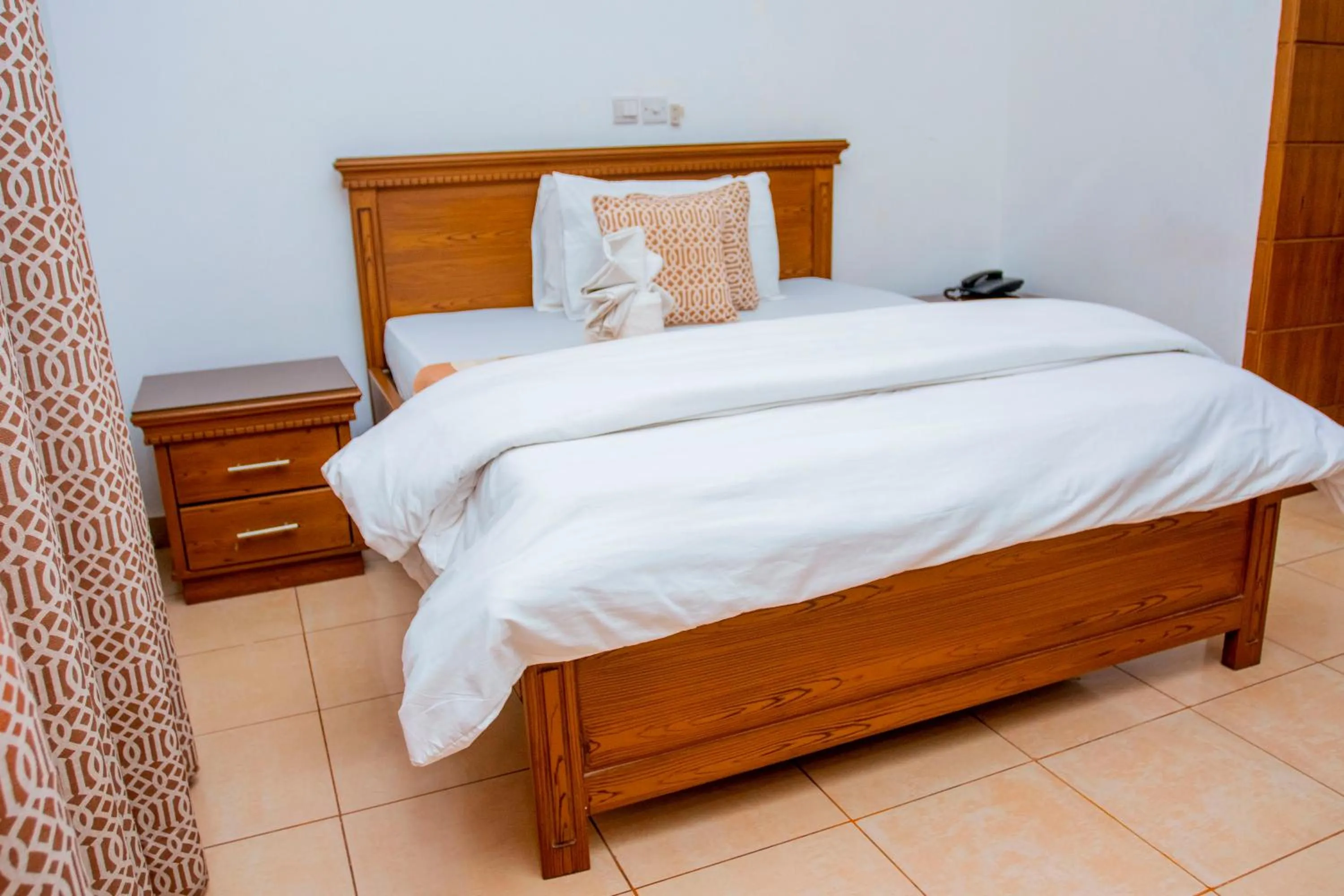 Bed in Sleep Inn Hotel - City Centre