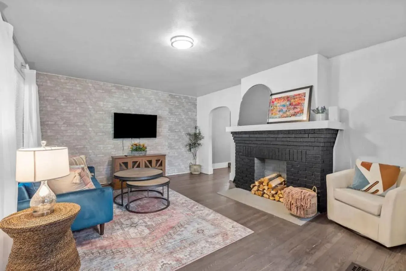 BRAND NEW, Private Parking, Stylish 3bedroom house BRAND NEW, Private Parking, Stylish 3bedroom house