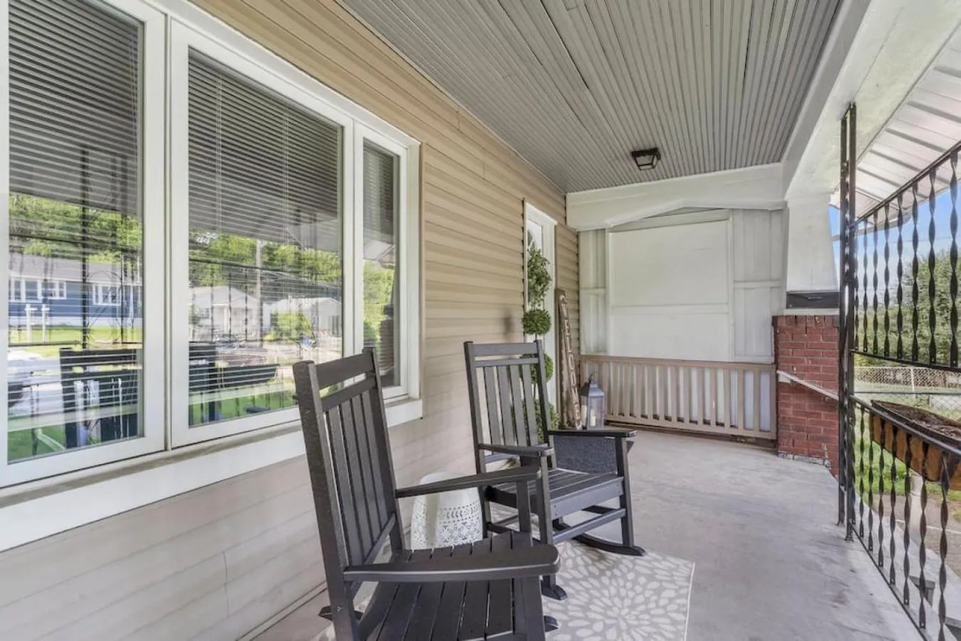 BRAND NEW, Private Parking, Stylish 3bedroom house
