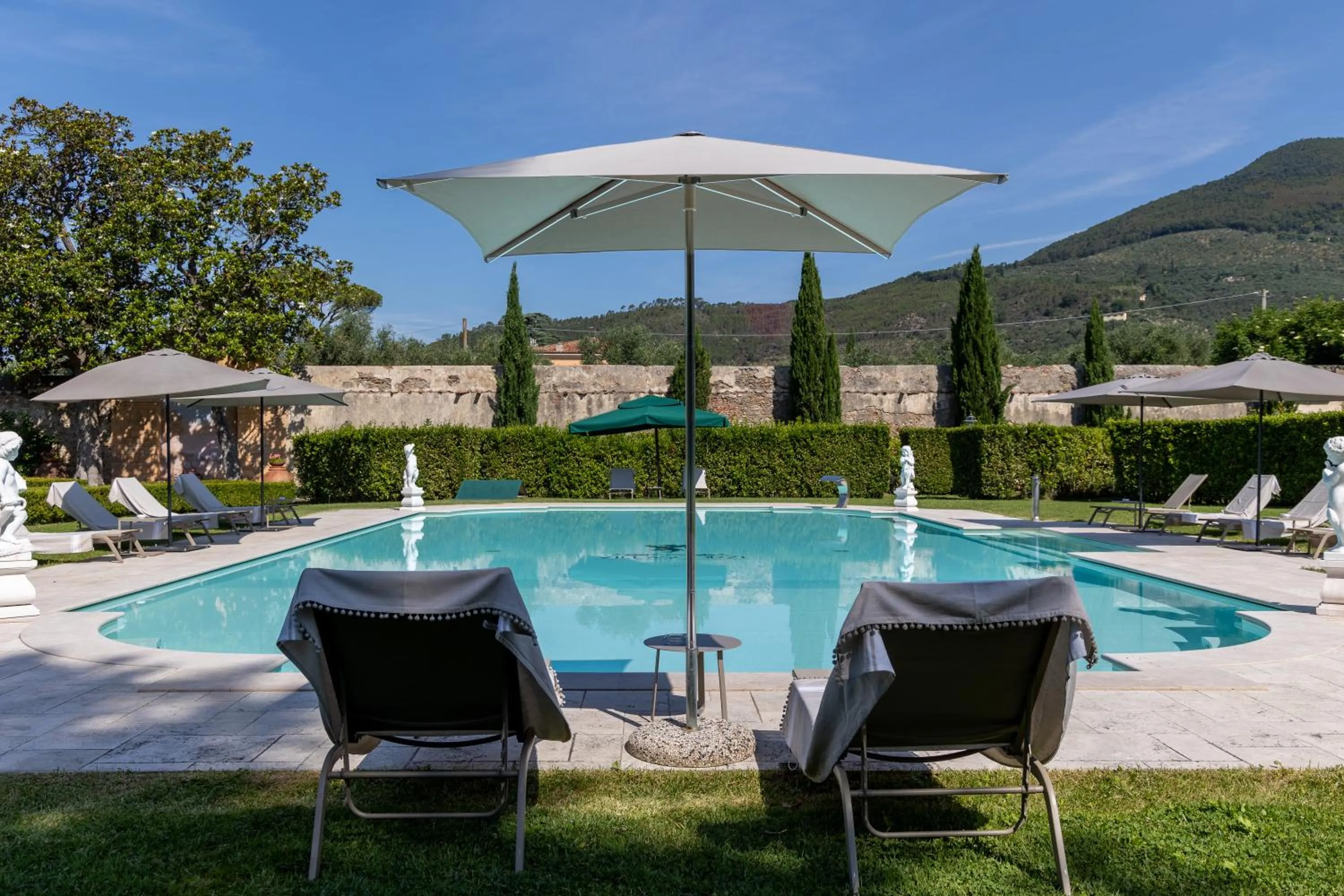 Swimming pool in Villa Scorzi - Relais de Charme