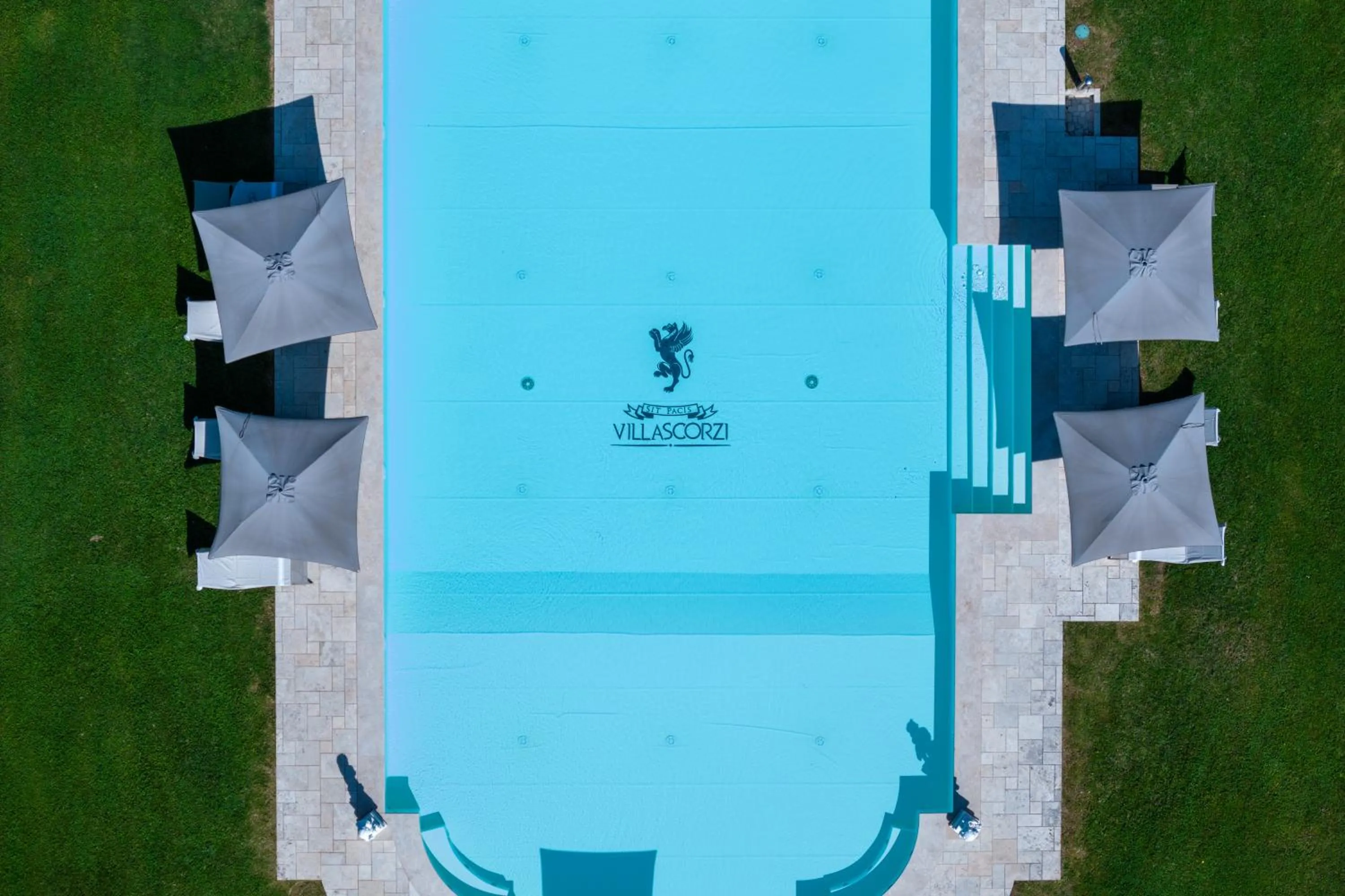 Swimming pool in Villa Scorzi - Relais de Charme