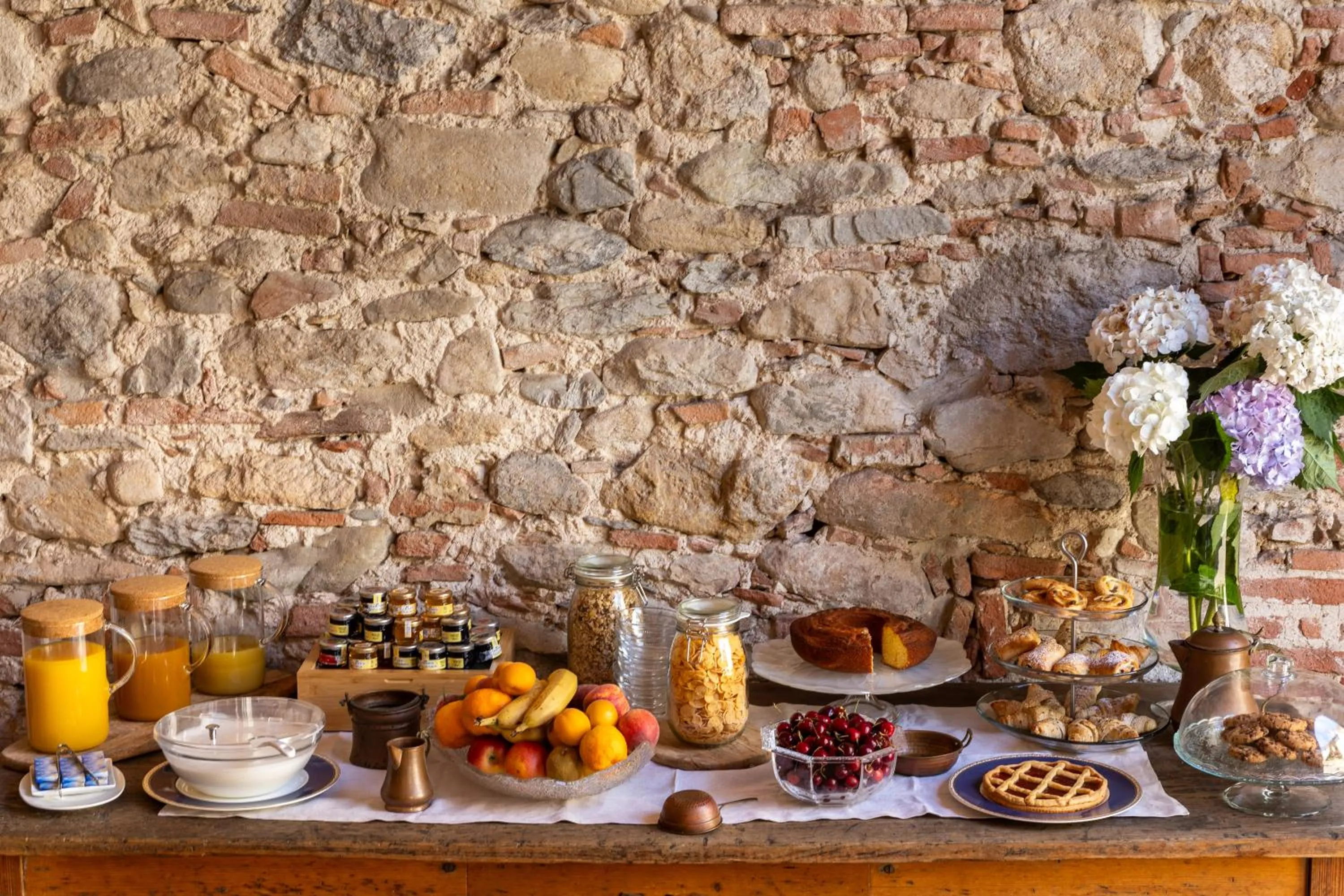 Buffet breakfast in Villa Scorzi - Relais de Charme