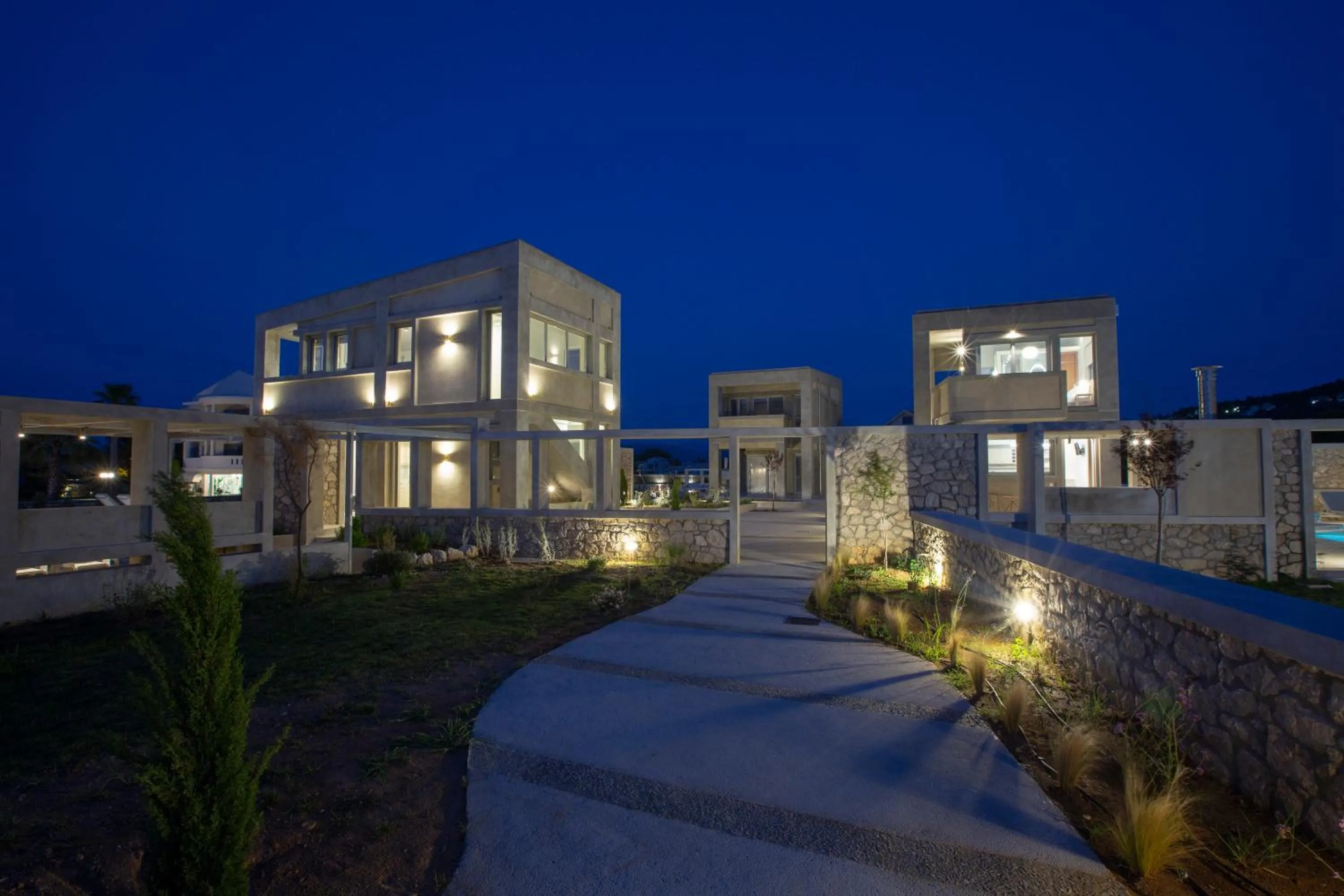 Property building in Thines villas