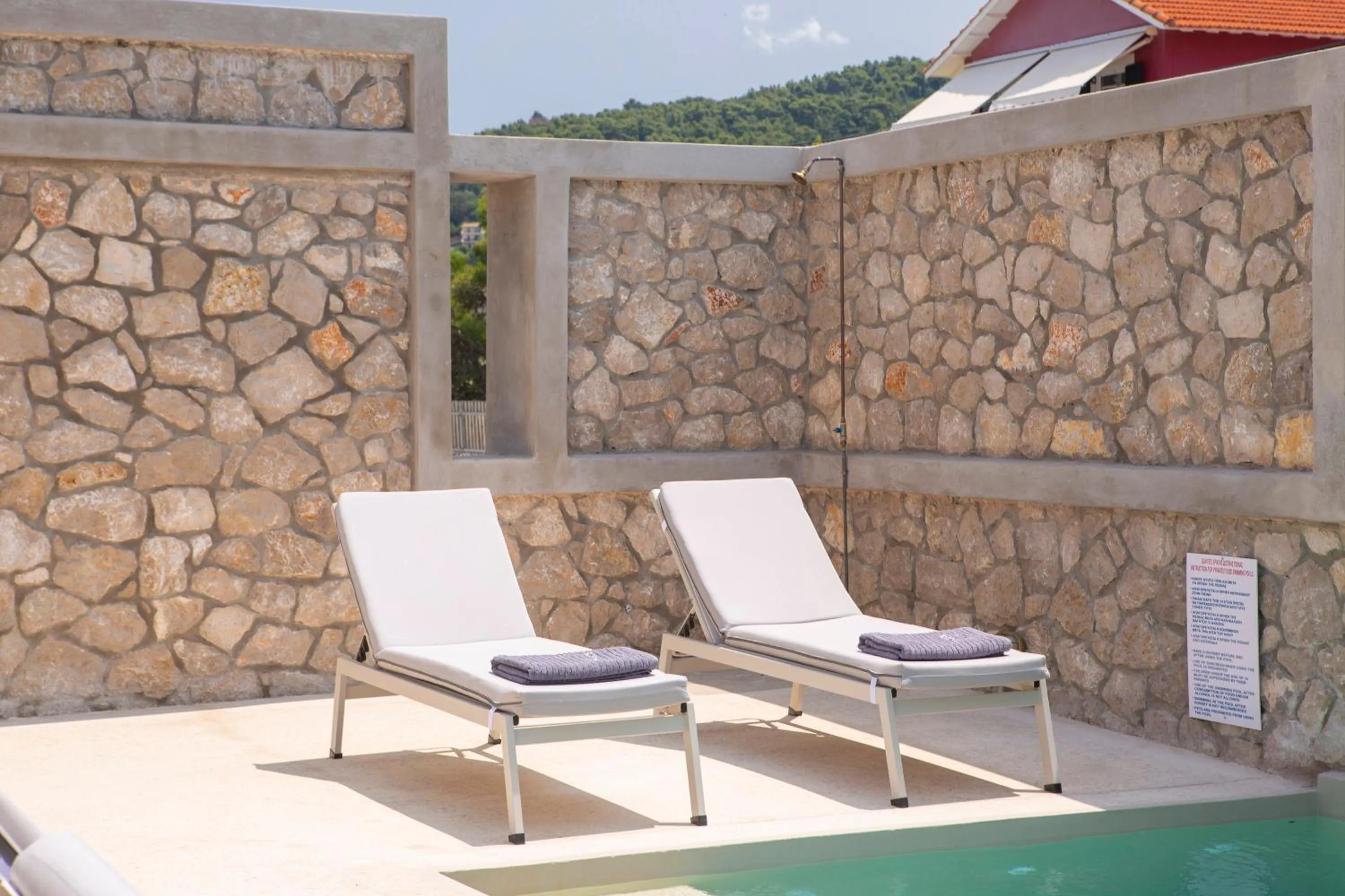 Swimming pool in Thines villas