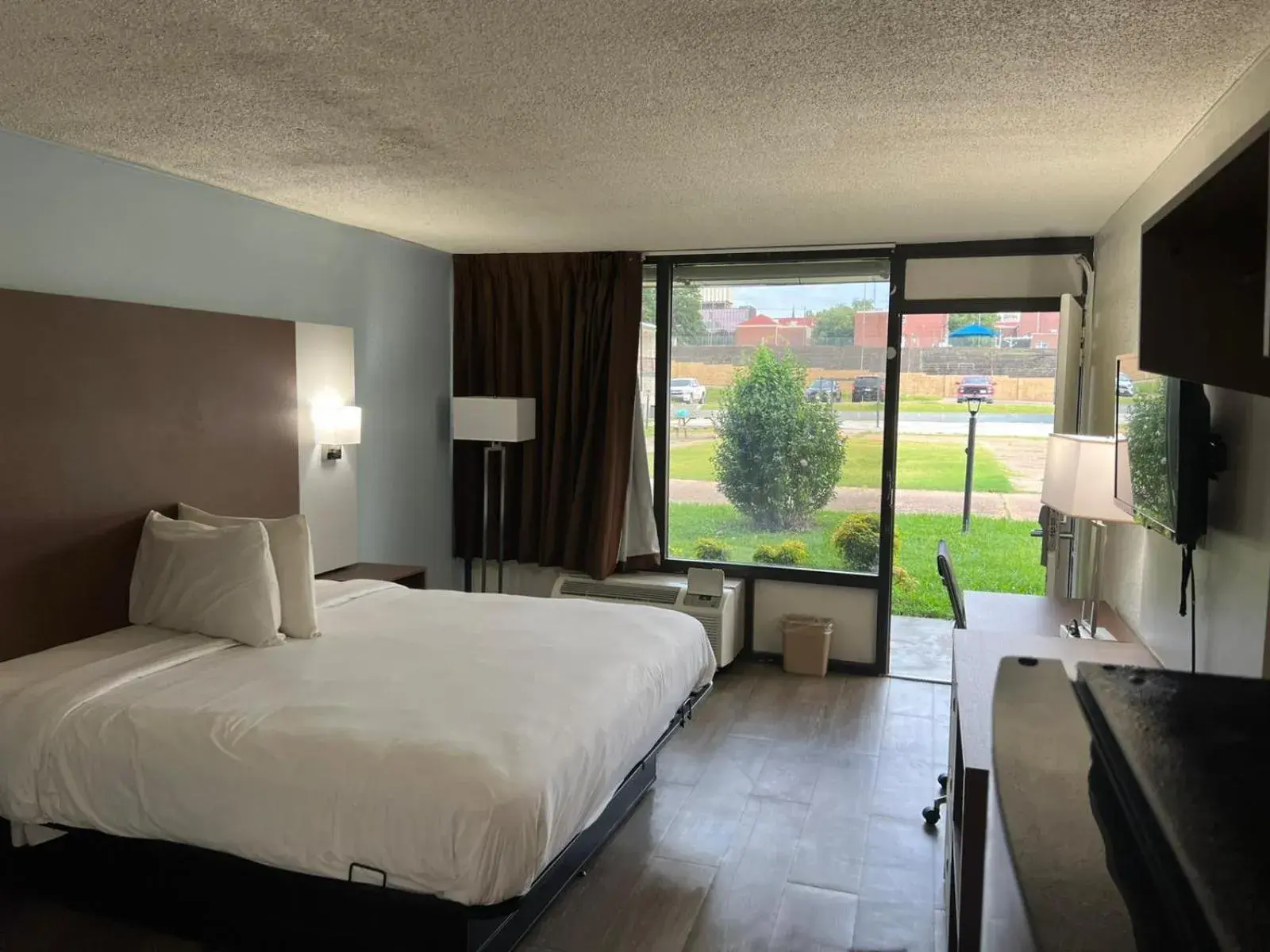 Queen Studio in My Home at Columbus Queen Studio in My Home at Columbus