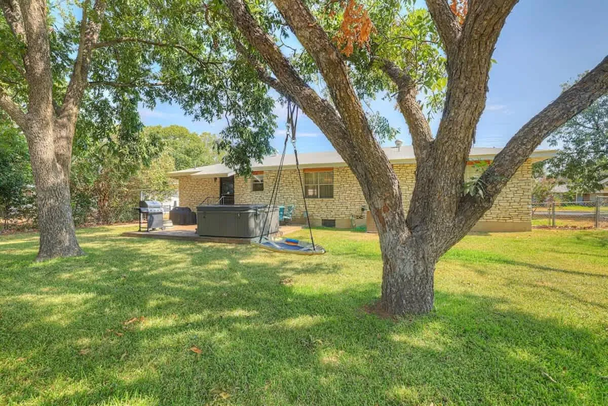Property building in Fredericksburg Speakeasy