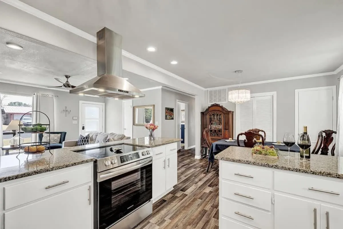 Kitchen or kitchenette in Fredericksburg Speakeasy