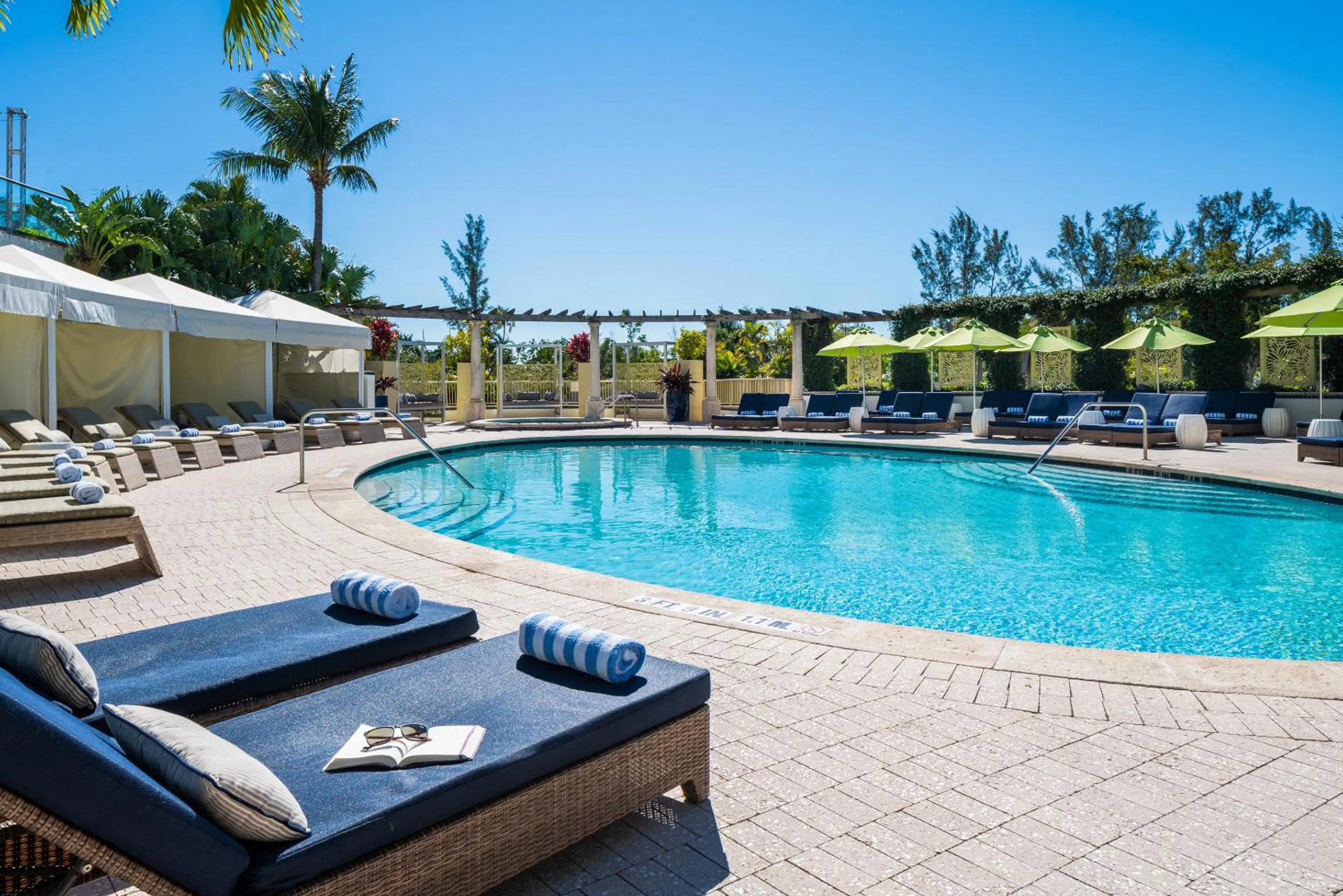 Swimming pool in Naples Grande Beach Resort