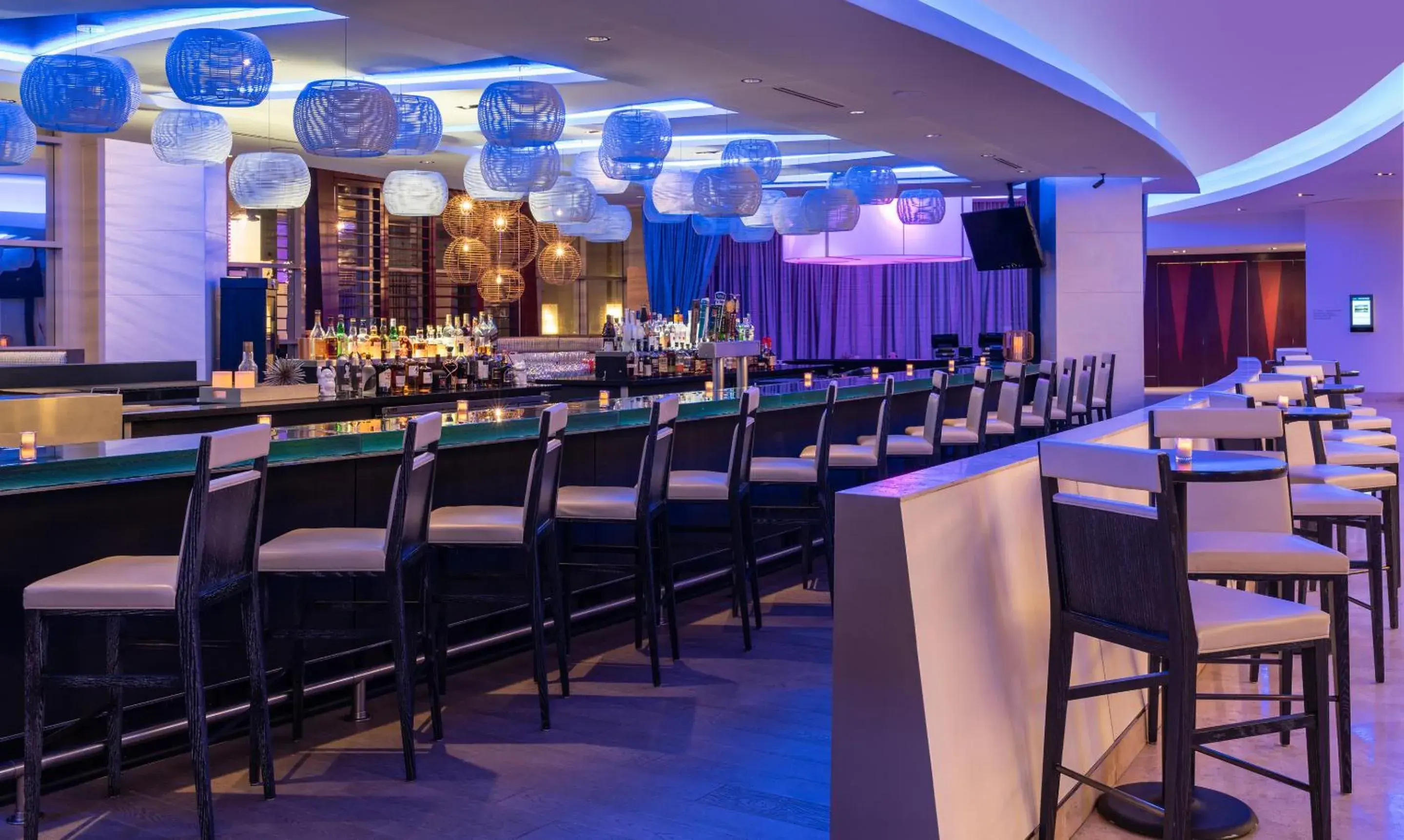 Lounge or bar in Naples Grande Beach Resort Lounge or bar in Naples Grande Beach Resort