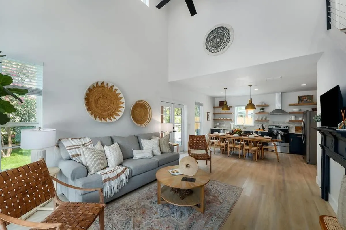 Living room in Southern Vine Sip and Stay Combo