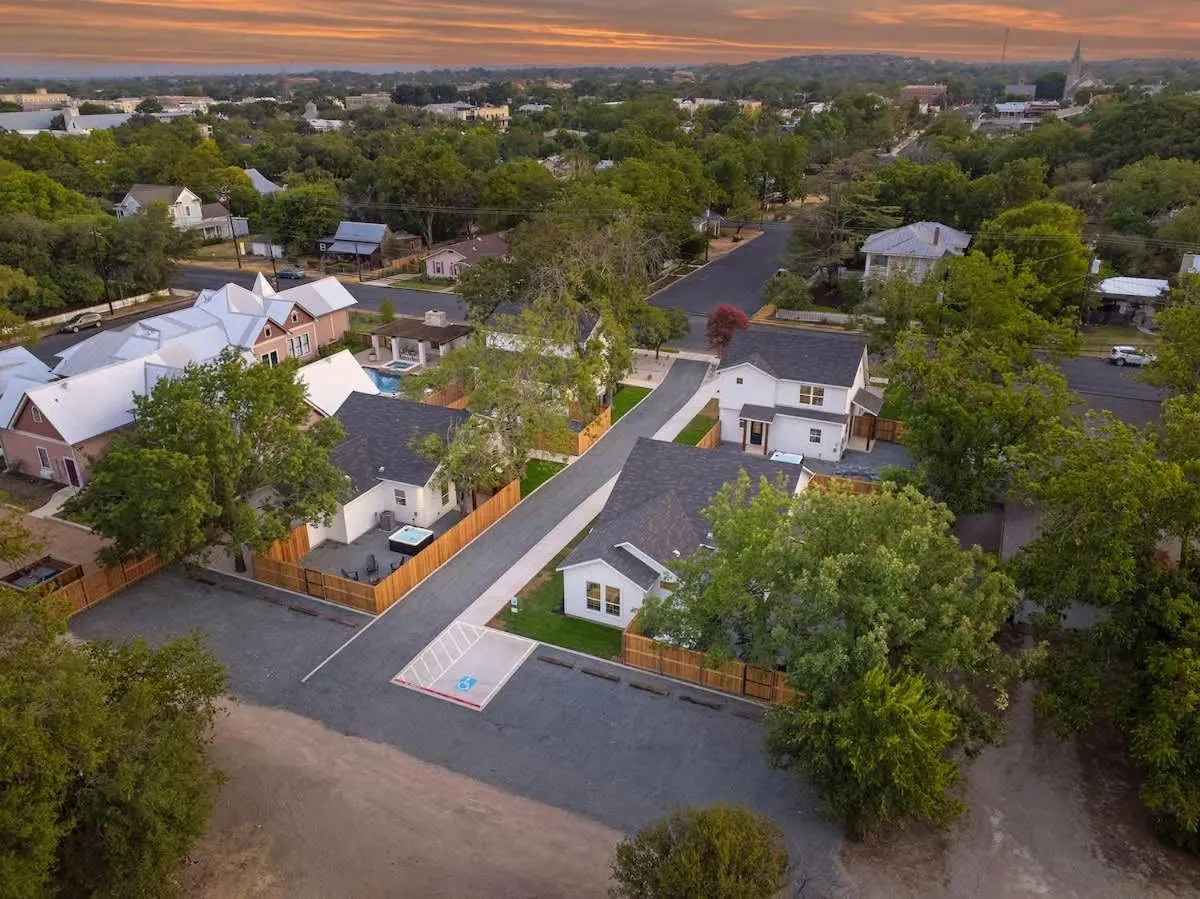 Property building in Southern Vine Sip and Stay Combo