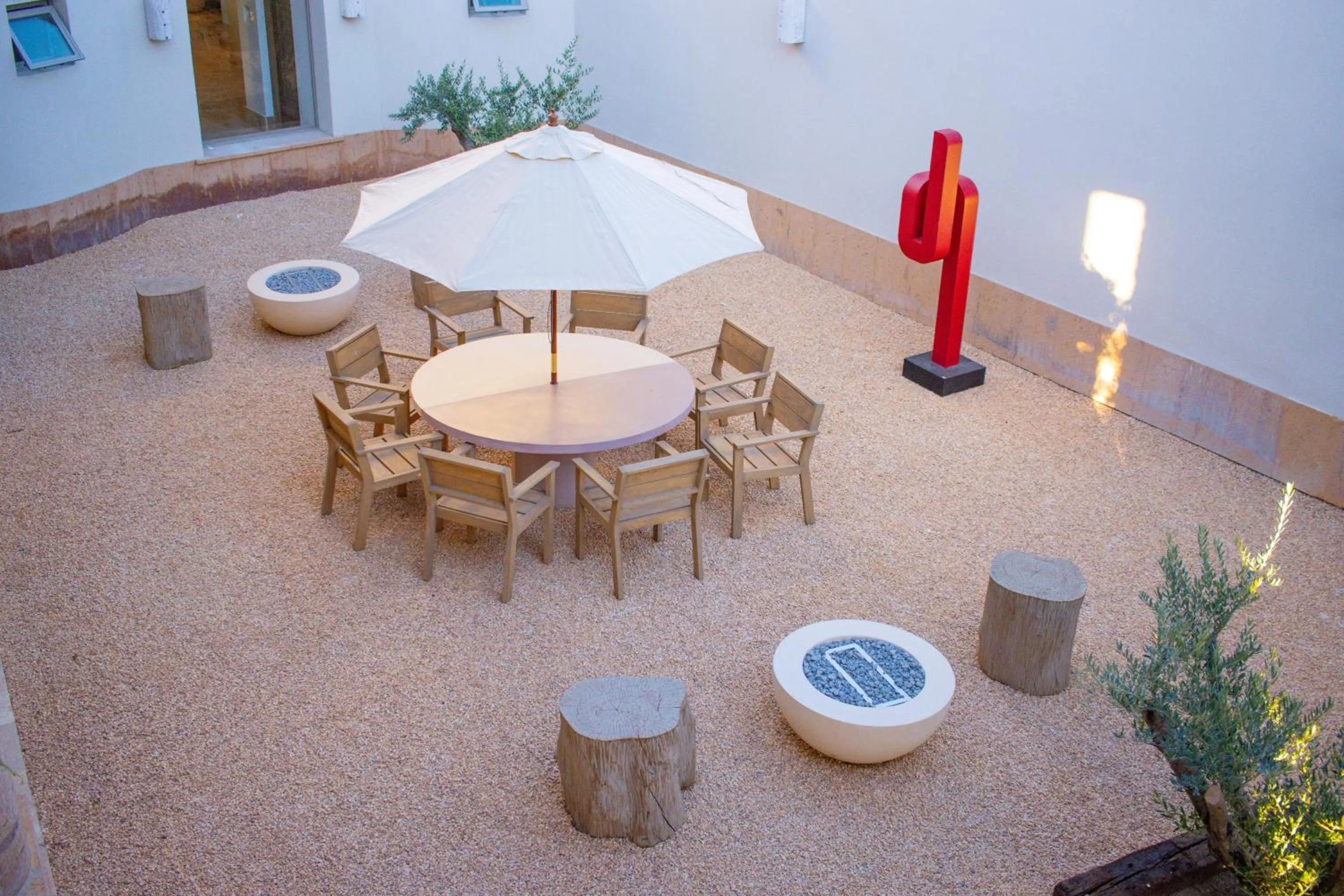 Patio in Hotel Vinícola Parvada by Lumina