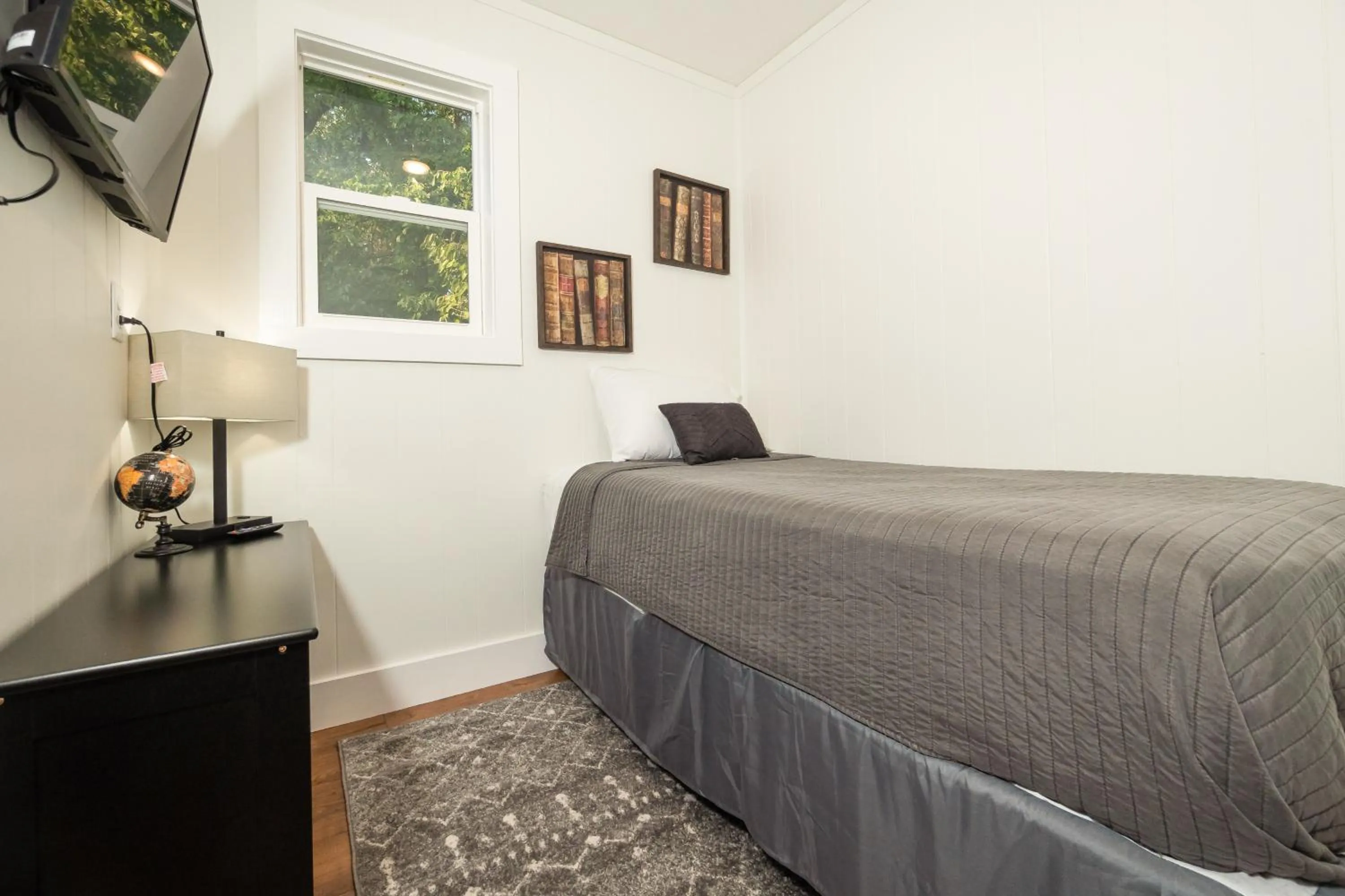 Bed in The Lofts on Indian Point - Near Silver Dollar City