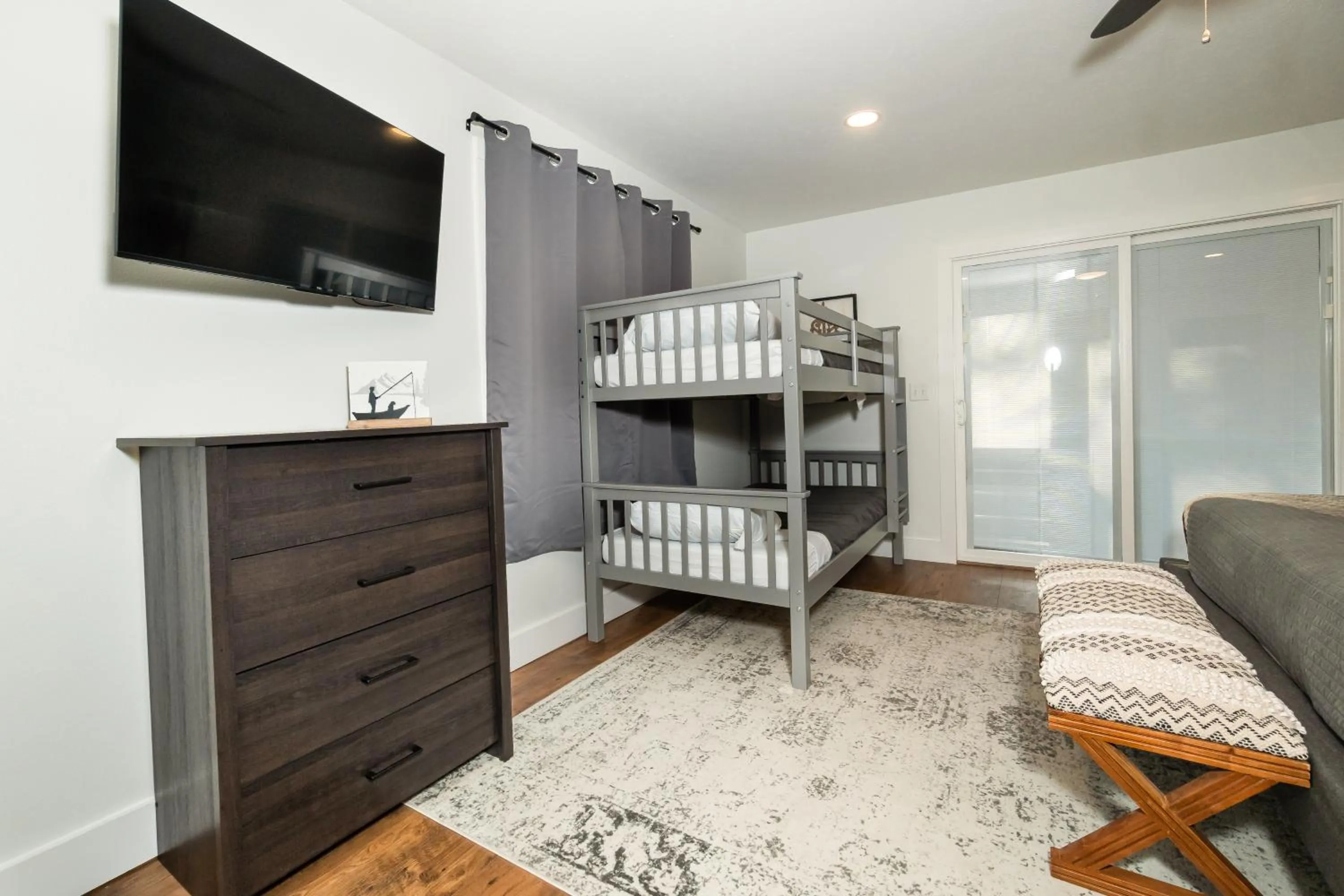 TV and multimedia, Bed in The Lofts on Indian Point - Near Silver Dollar City