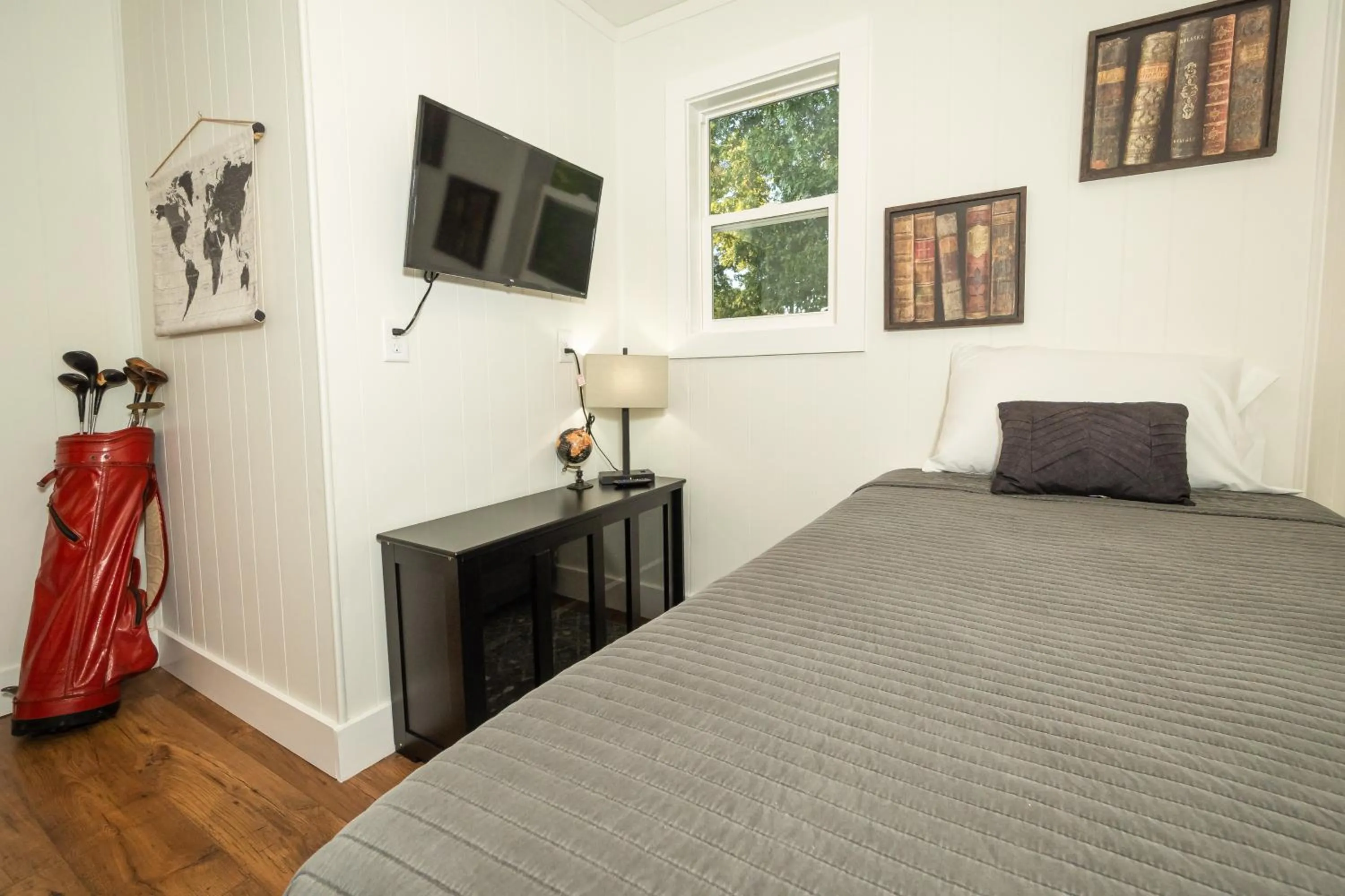 Bed in The Lofts on Indian Point - Near Silver Dollar City