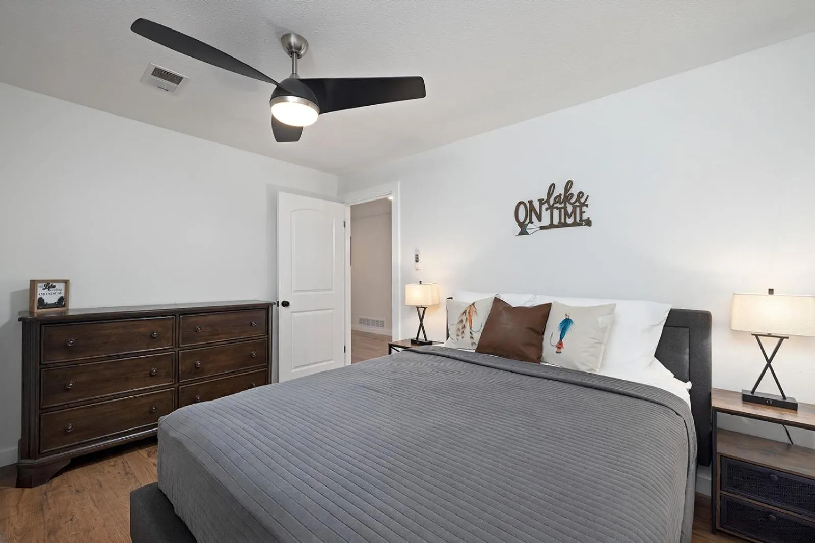 Bed in The Lofts on Indian Point - Near Silver Dollar City