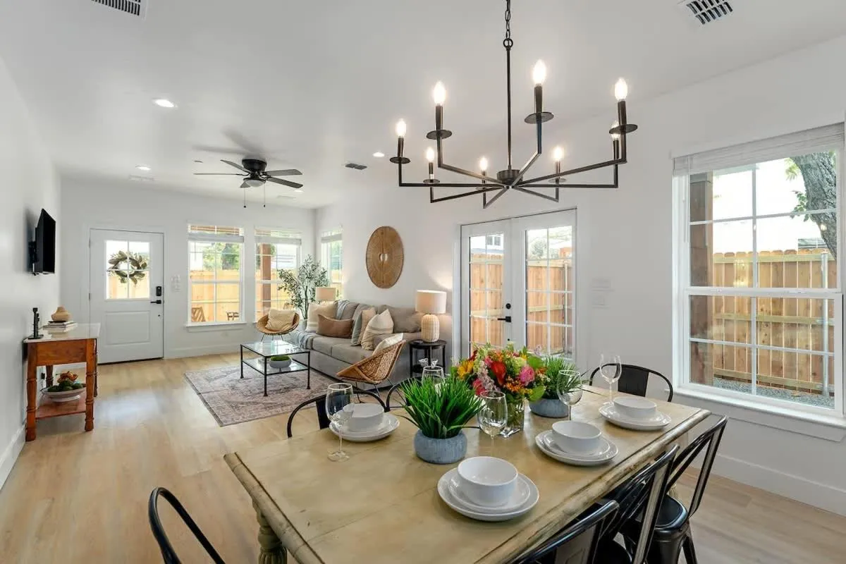 Dining area in The Viognier