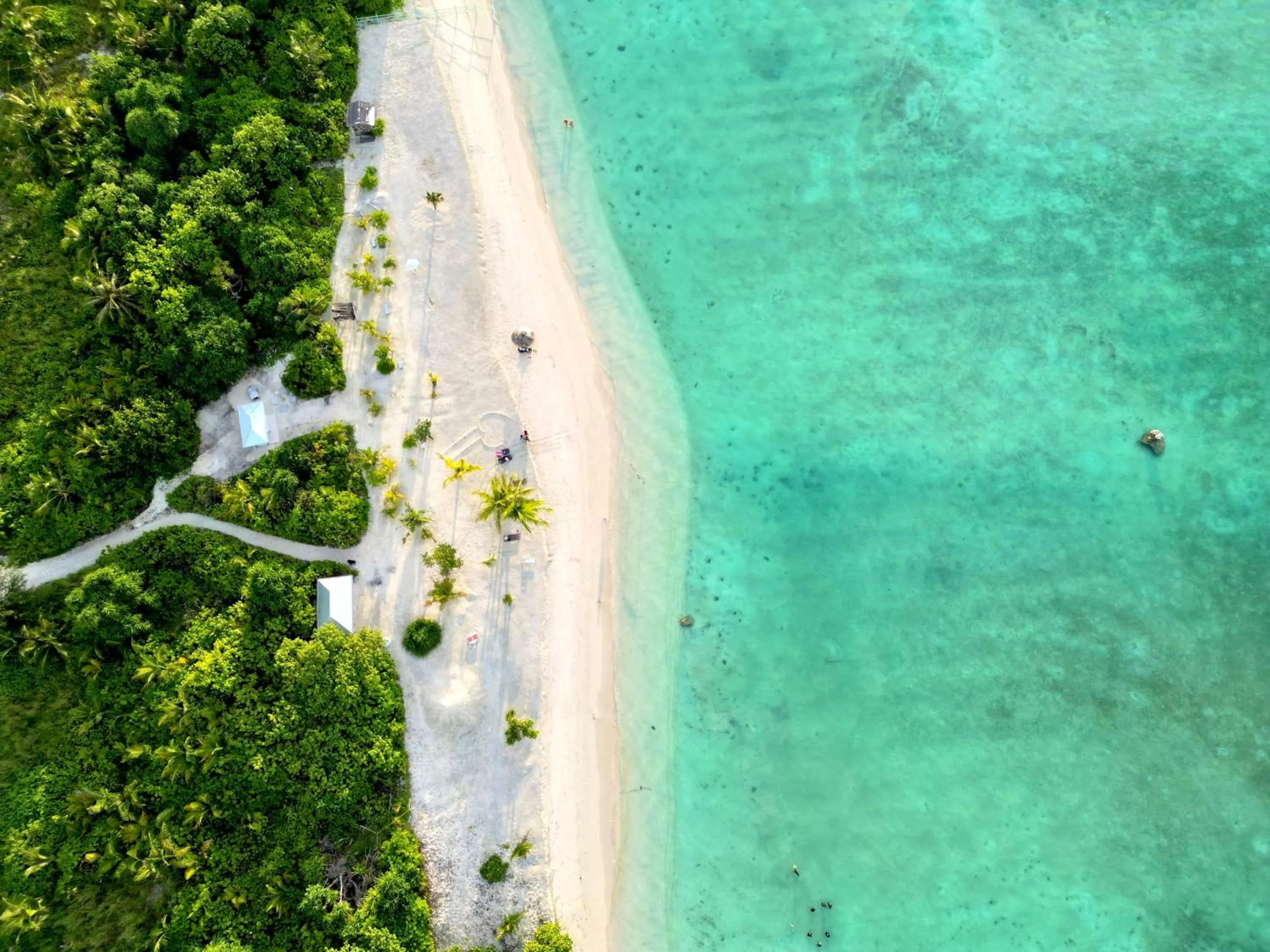 Beach in Vilu Residence
