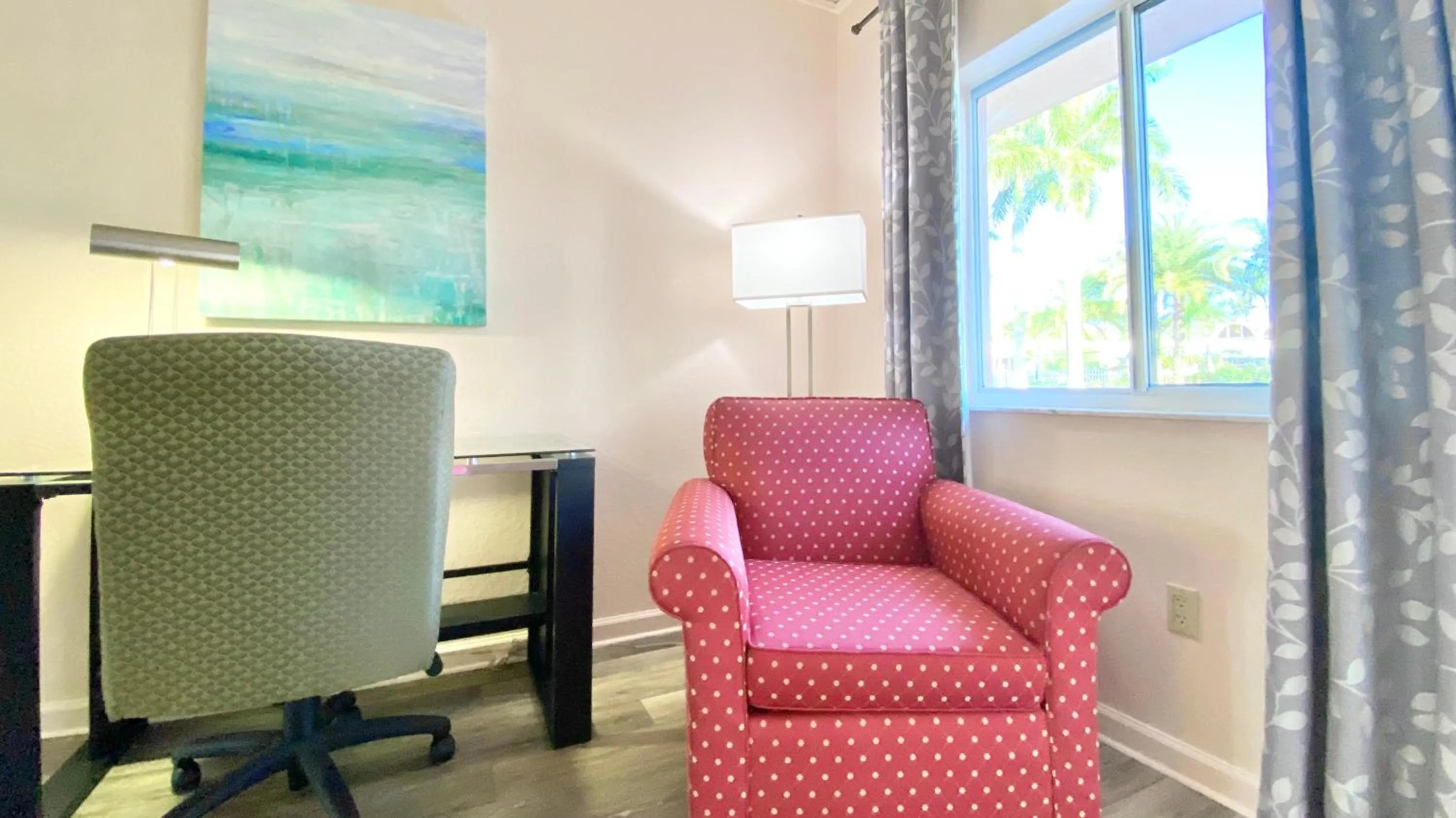 Seating area in Royal Inn Hotel