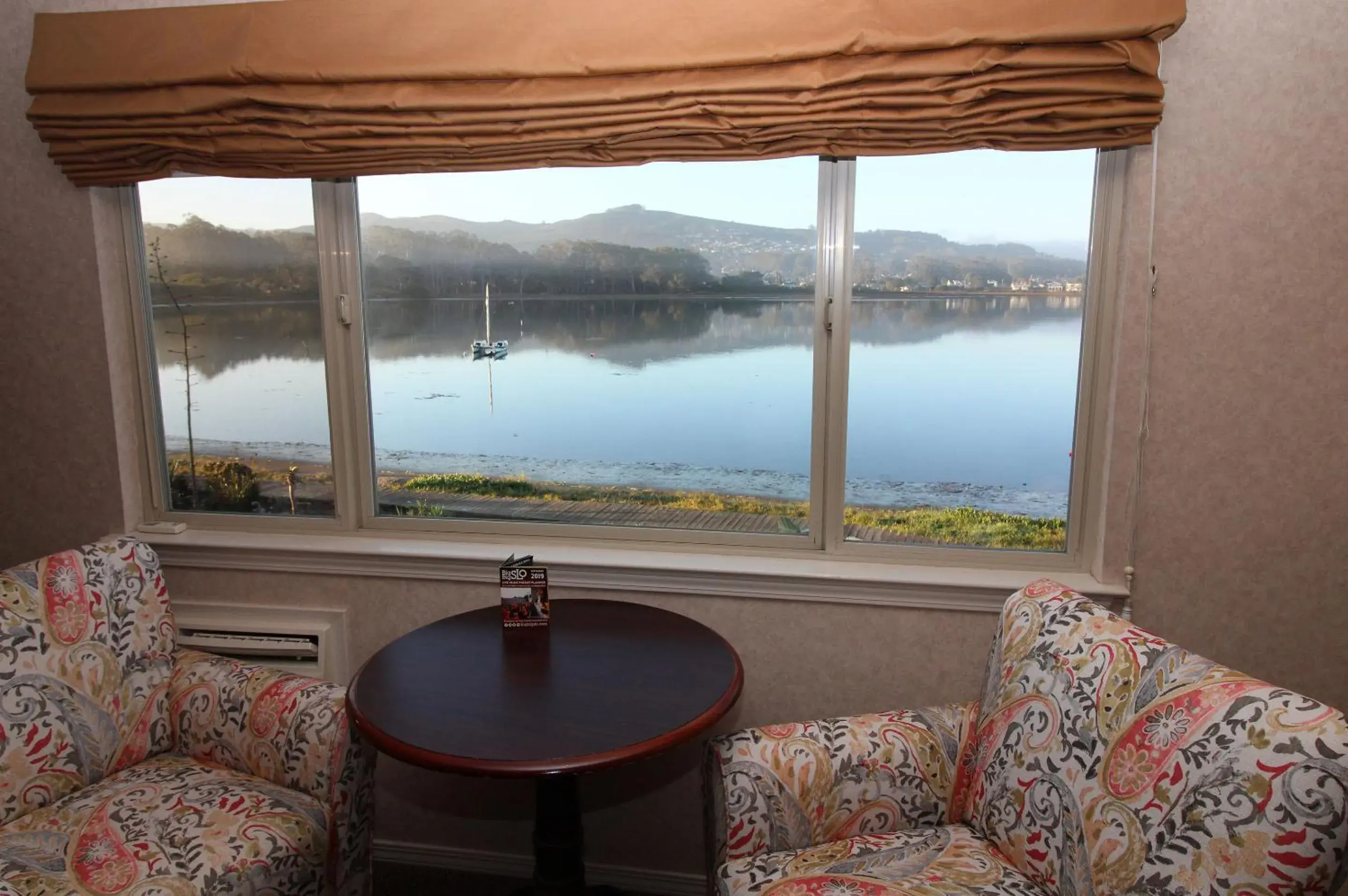 King Room in Back Bay Inn King Room in Back Bay Inn