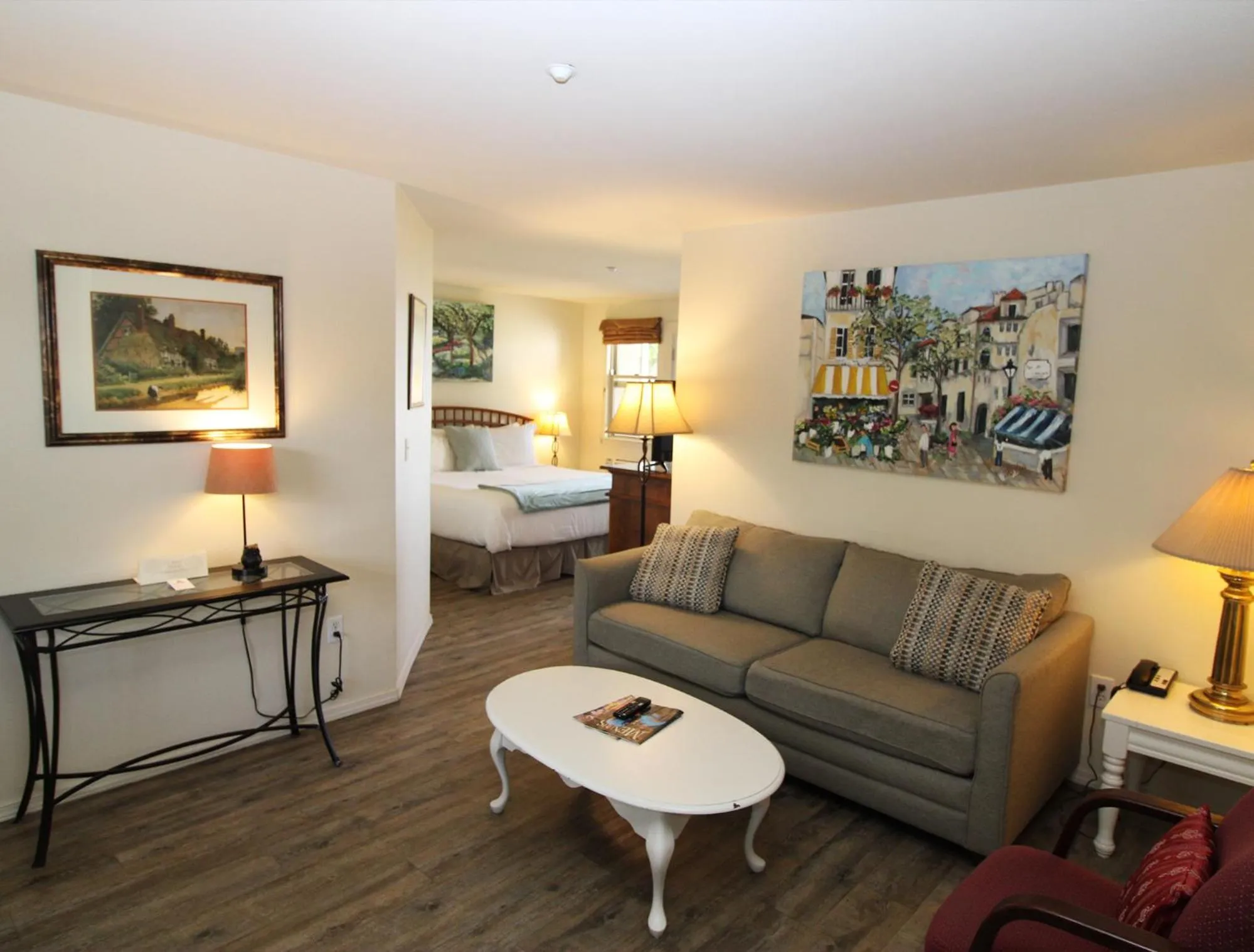 Seating area, Bed in Back Bay Inn