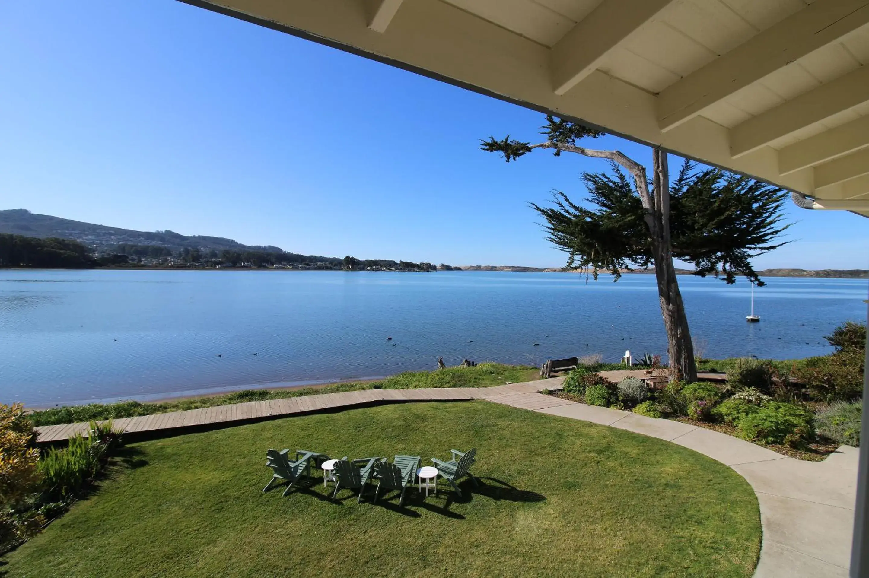 King Room in Back Bay Inn King Room in Back Bay Inn