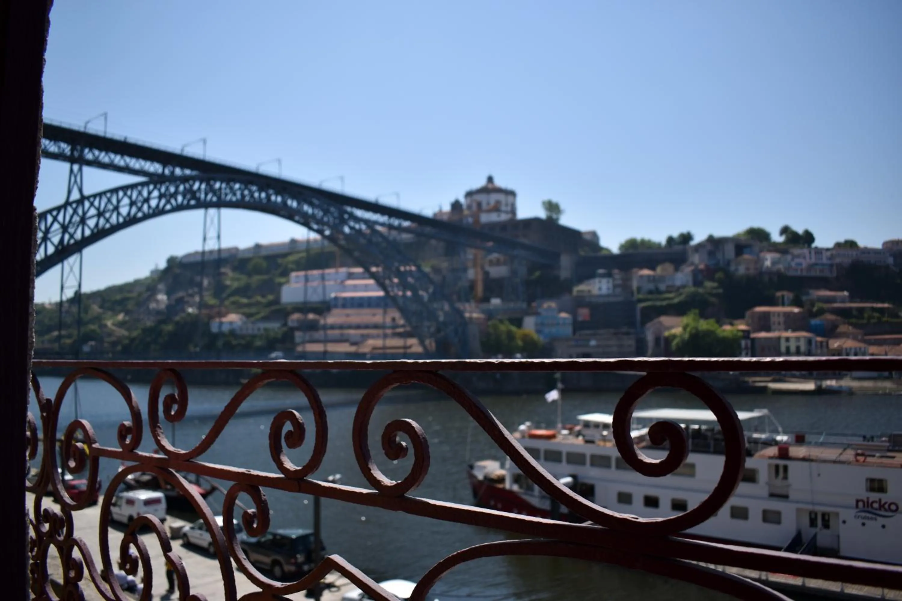 Muralha da Barca Apartamentos RNAL nº13939 Al,5848 Al, 6419 AL-Chamada para a rede móvel nacional