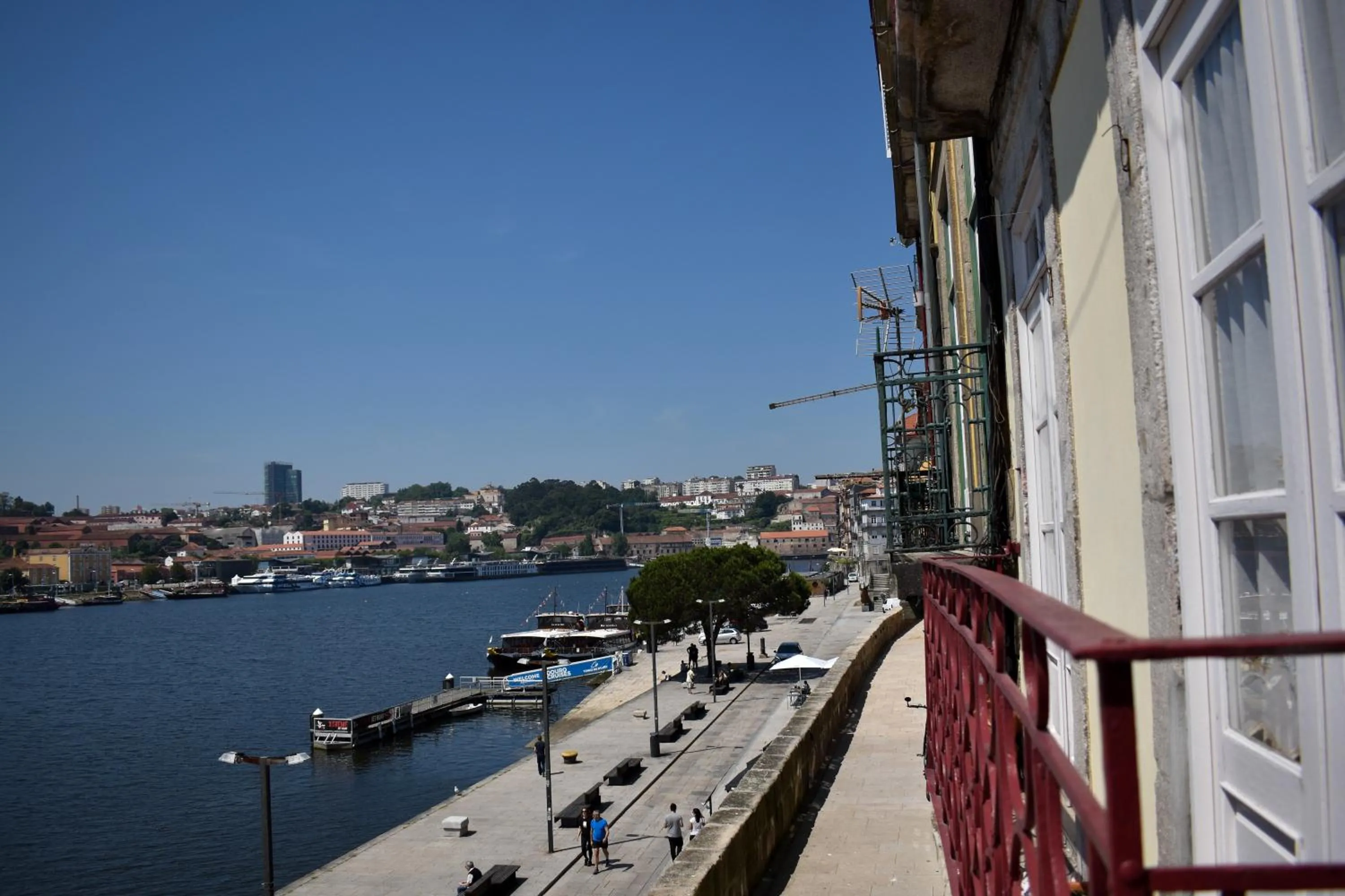 Muralha da Barca Apartamentos RNAL nº13939 Al,5848 Al, 6419 AL-Chamada para a rede móvel nacional