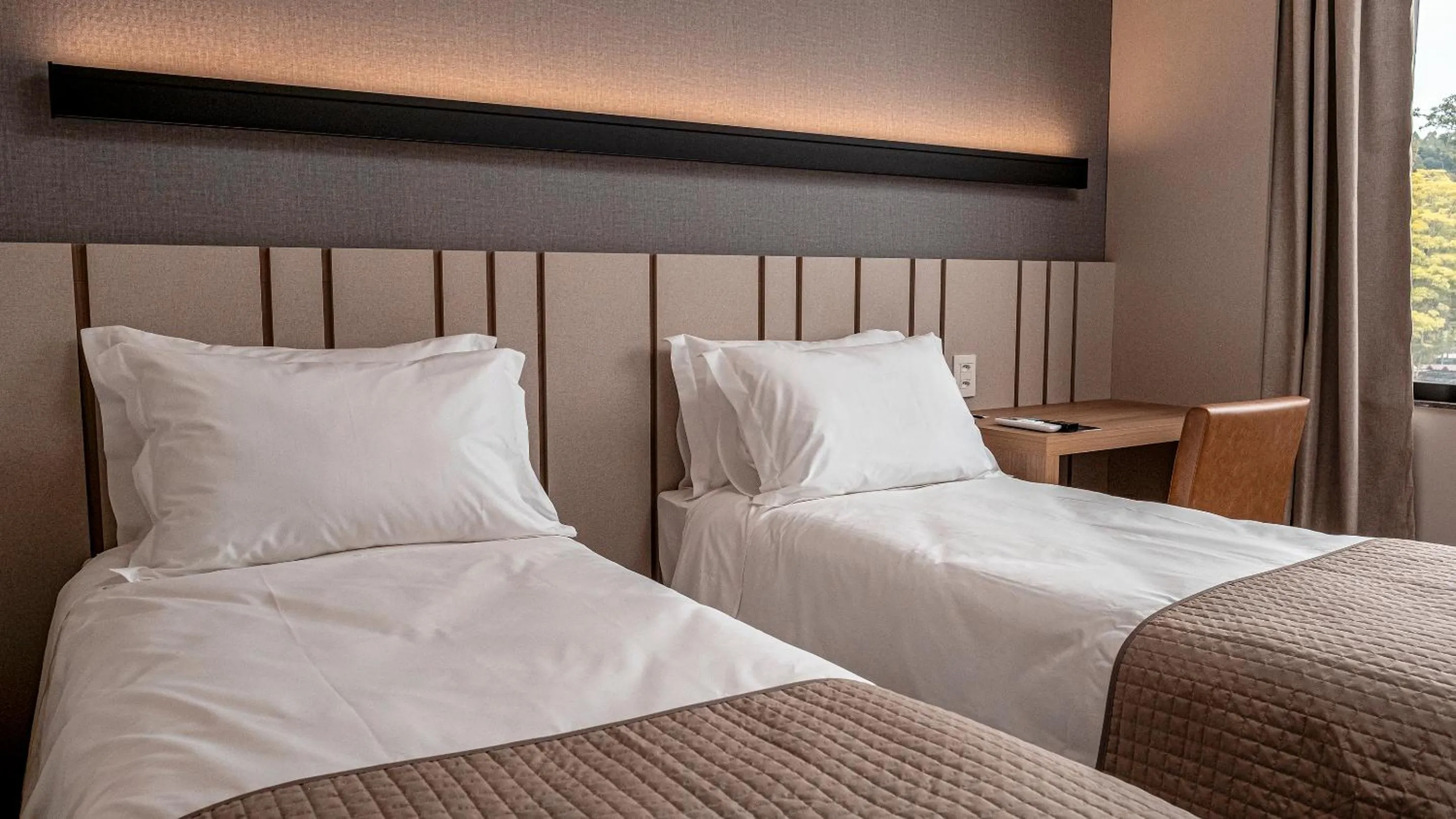 Bed in Plaza Hotel & Boulevard Convention - Vale dos Vinhedos