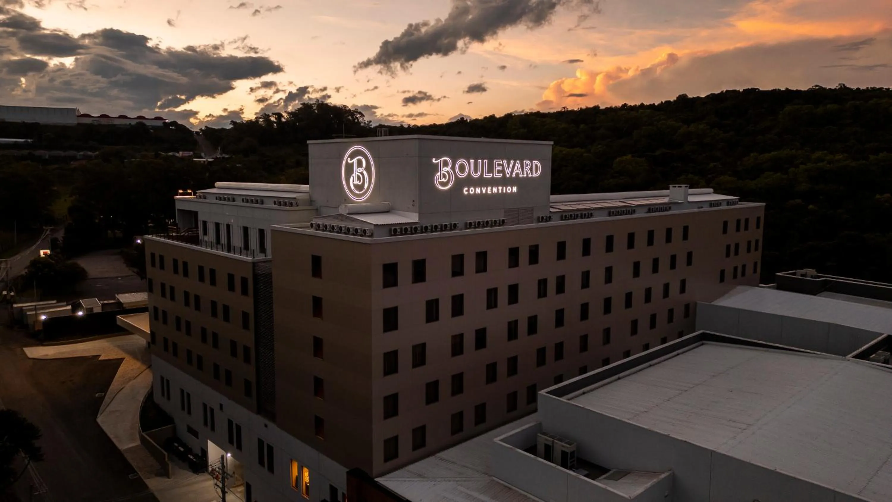 Property building in Plaza Hotel & Boulevard Convention - Vale dos Vinhedos