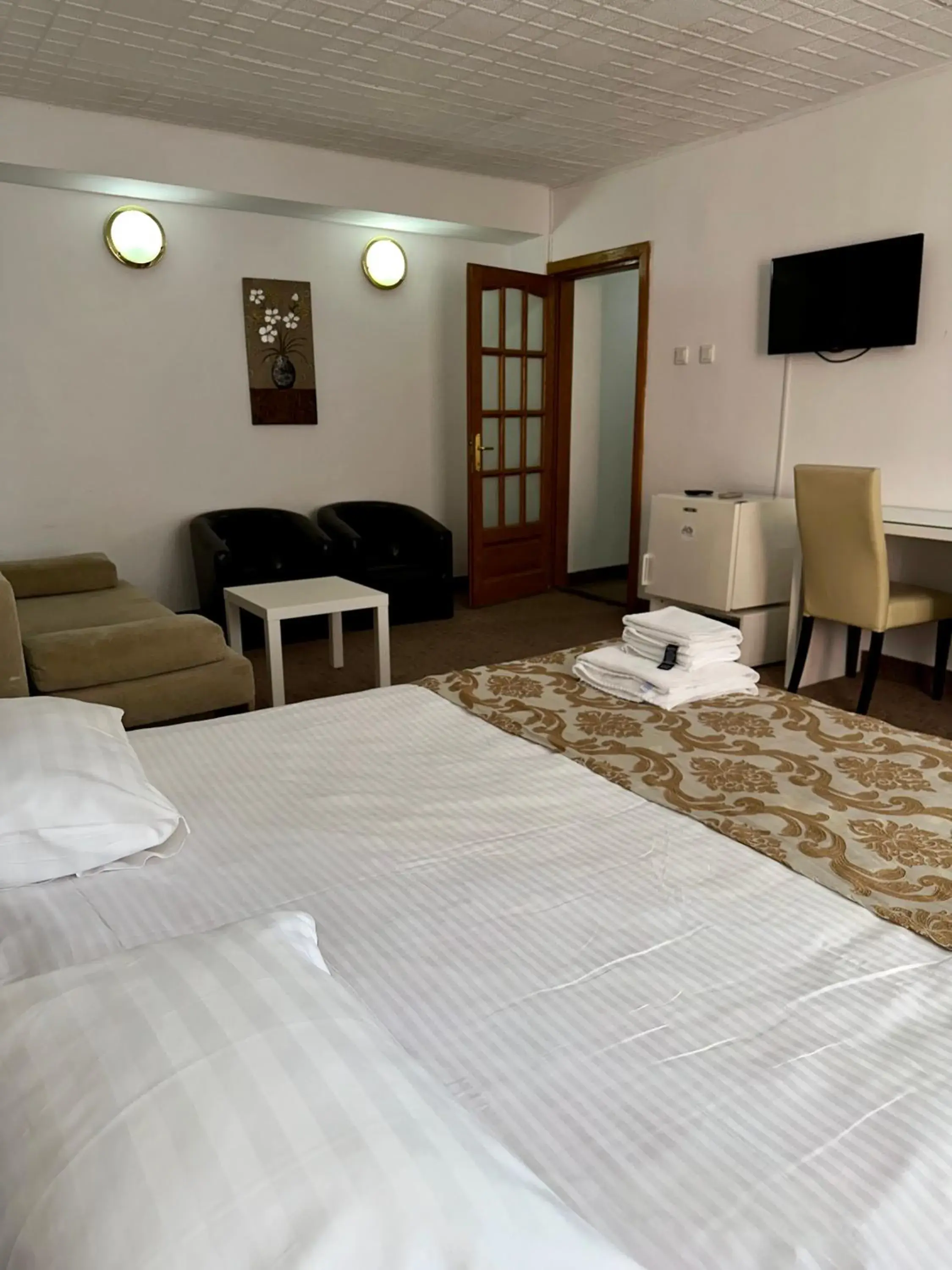 Bed in Darin Hotel Bed in Darin Hotel