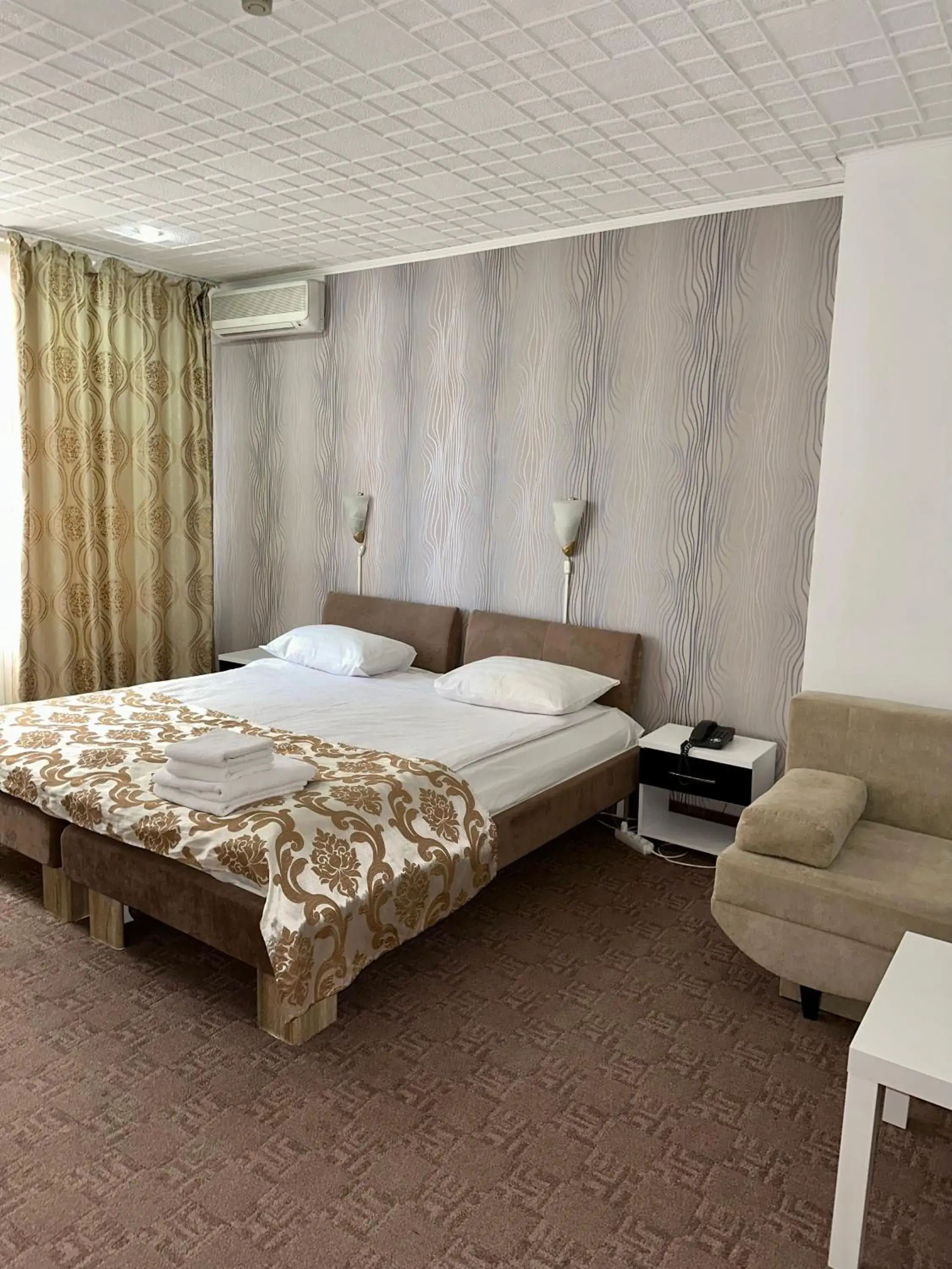 Bed in Darin Hotel Bed in Darin Hotel