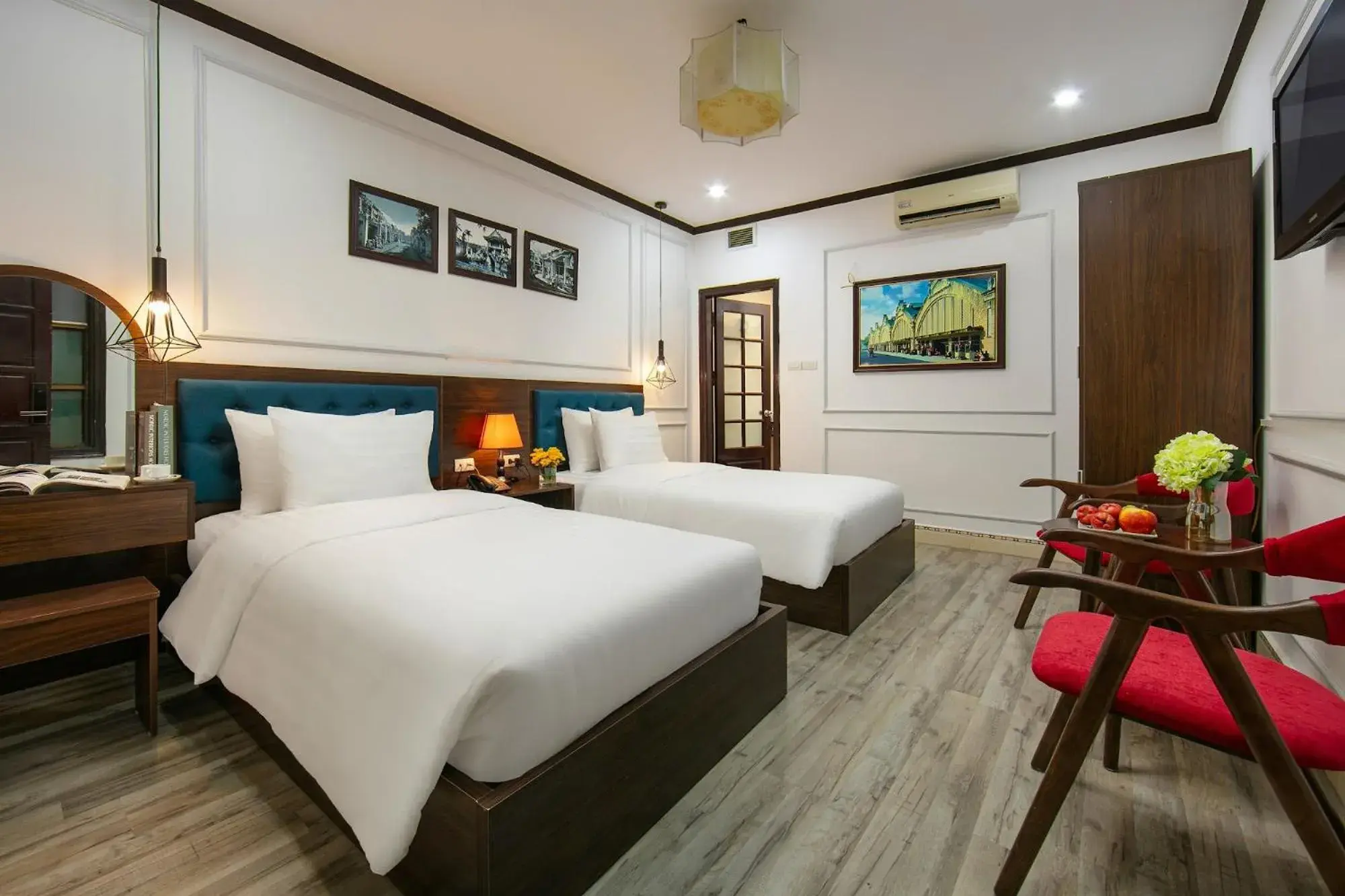 Deluxe Twin Room in Silk Hanoi Moment Hotel & Spa - Hanoi Old Quarter Deluxe Twin Room in Silk Hanoi Moment Hotel & Spa - Hanoi Old Quarter