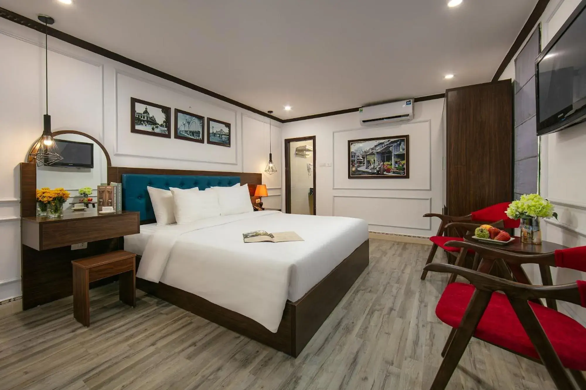 Bed in Silk Hanoi Moment Hotel & Spa - Hanoi Old Quarter Bed in Silk Hanoi Moment Hotel & Spa - Hanoi Old Quarter