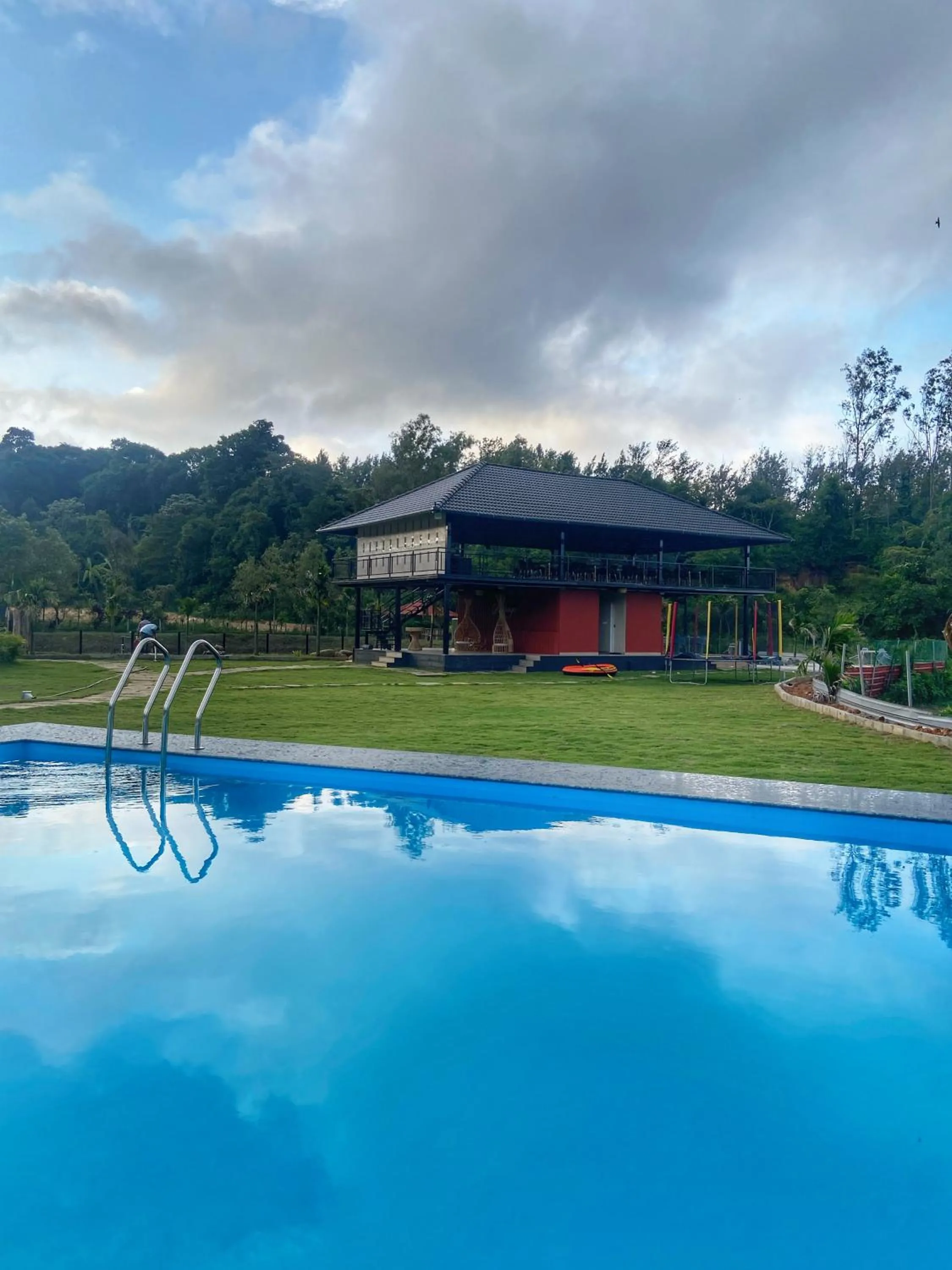 Redberry's Luxury Stay Coorg