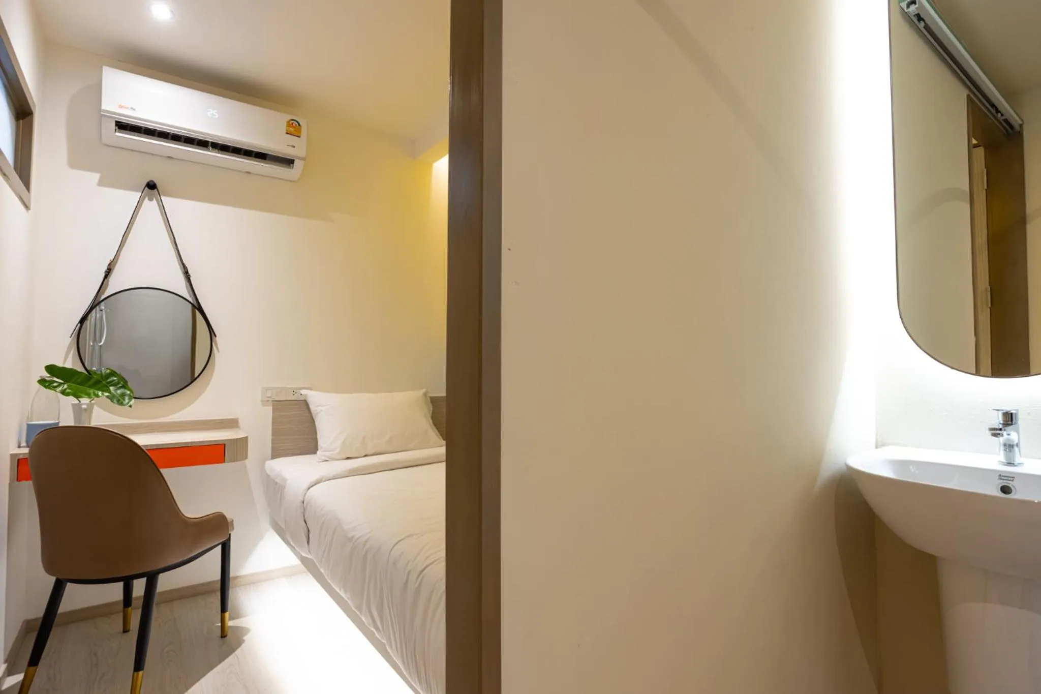 Bathroom, Bed in L MINITEL at Night Bazaar Chiangmai