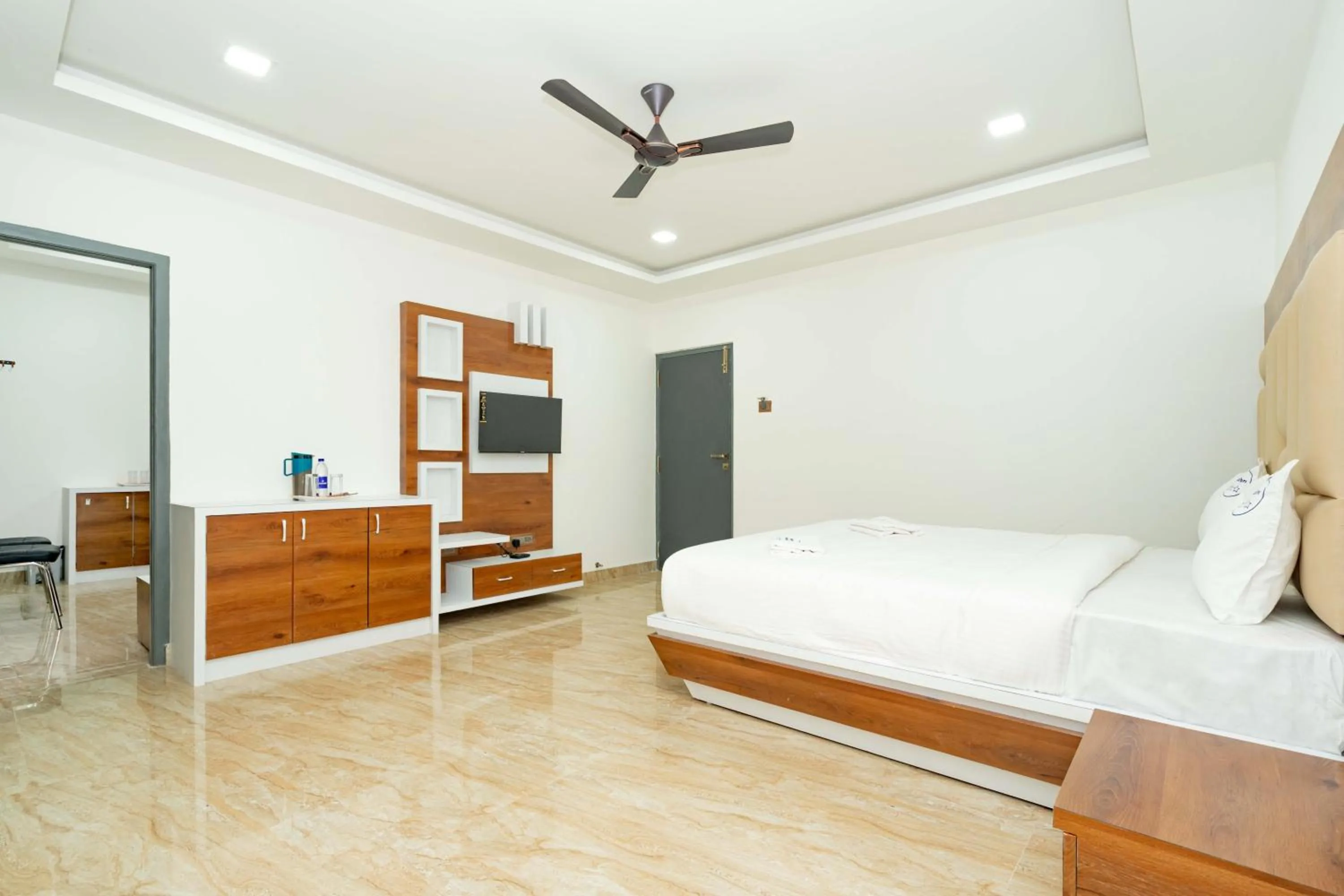 Bedroom, Bed in HOTEL NATCHATHRA