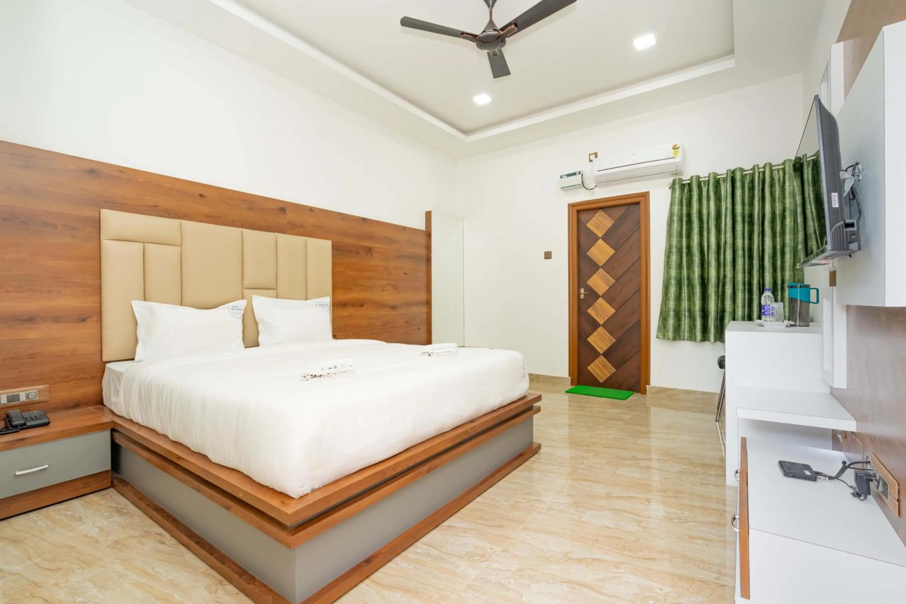 Bed in HOTEL NATCHATHRA