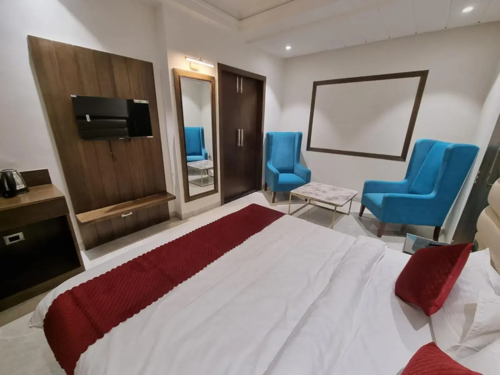 Bed in LUXE RESORTS - CENTRALLY HEATED AIR CONDITIONED HOTEL in THE HEART OF KASAULI Bed in LUXE RESORTS - CENTRALLY HEATED AIR CONDITIONED HOTEL in THE HEART OF KASAULI