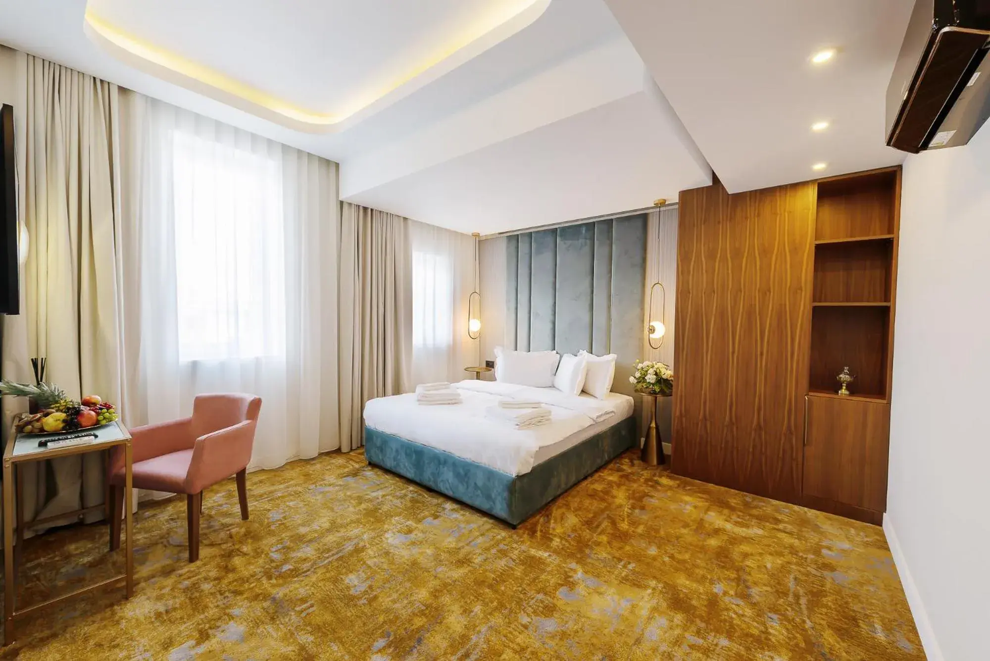 Bed in Yasu Luxury Rooms Bed in Yasu Luxury Rooms