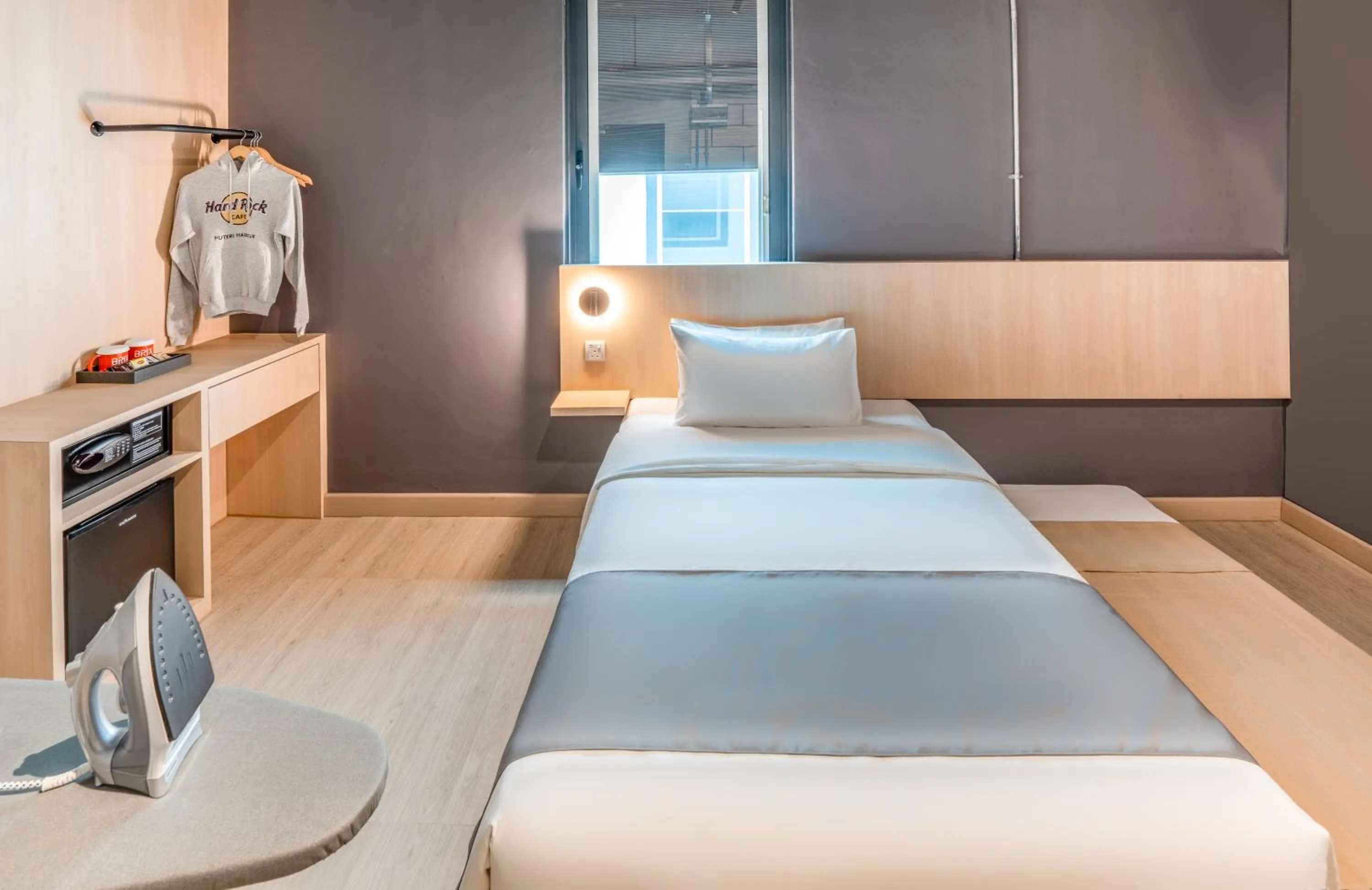 Bed in BRIX KLIA By Pinetree