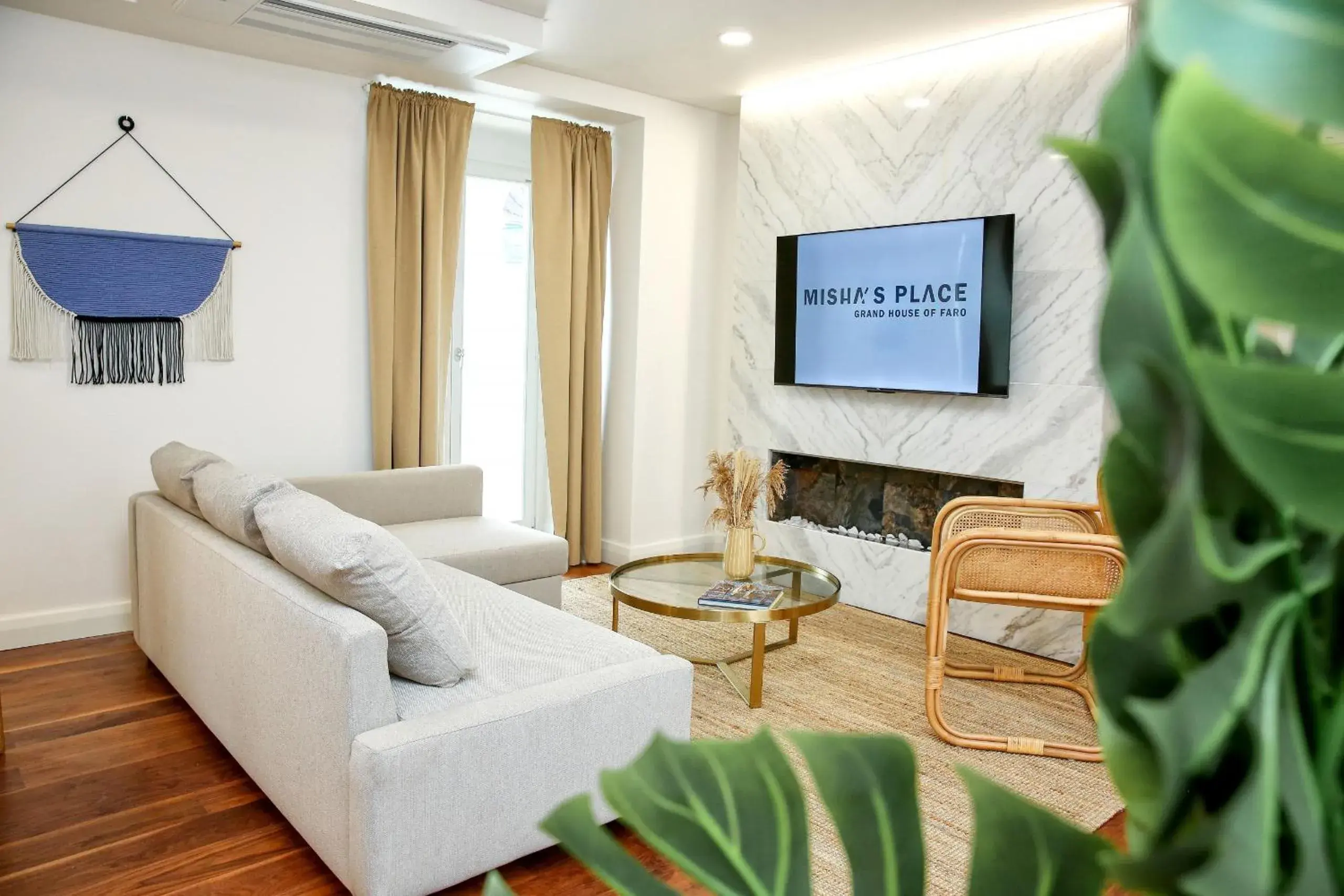Green Algarve Gem Spacious 2 BDR By Misha's Place Green Algarve Gem Spacious 2 BDR By Misha's Place