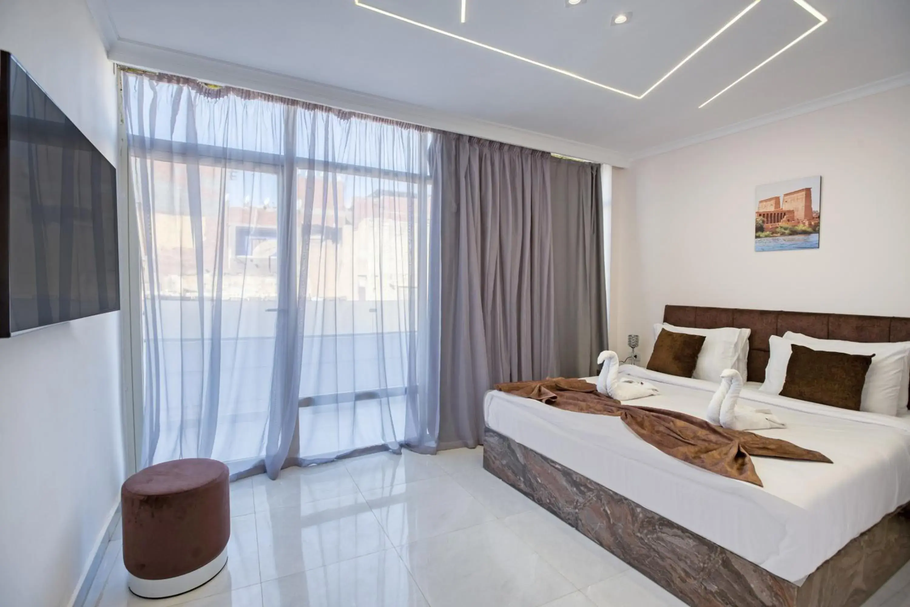 Junior Suite with Balcony in Tree Lounge Pyramids View INN , Sphinx Giza Junior Suite with Balcony in Tree Lounge Pyramids View INN , Sphinx Giza