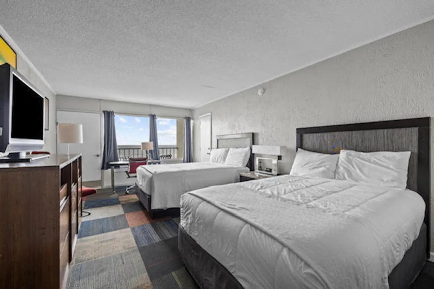 Bedroom, Bed in The Red Tree Inn