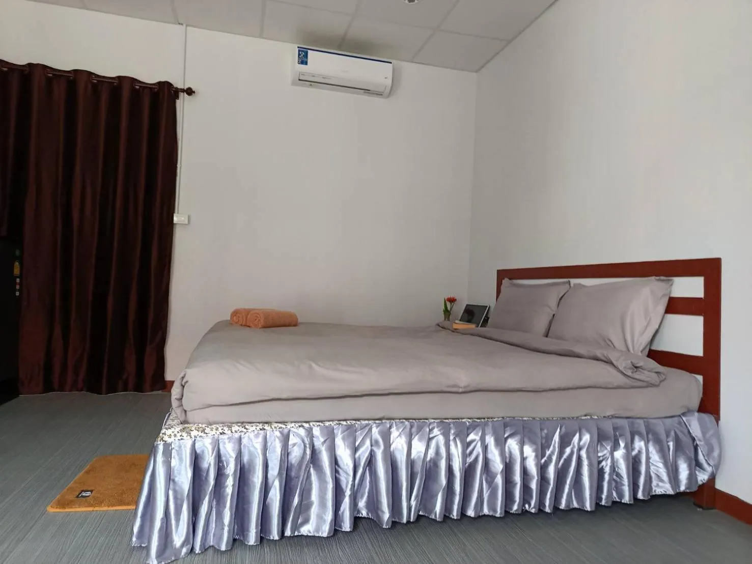 Bed in Lovely Paradise Phangan Hotel