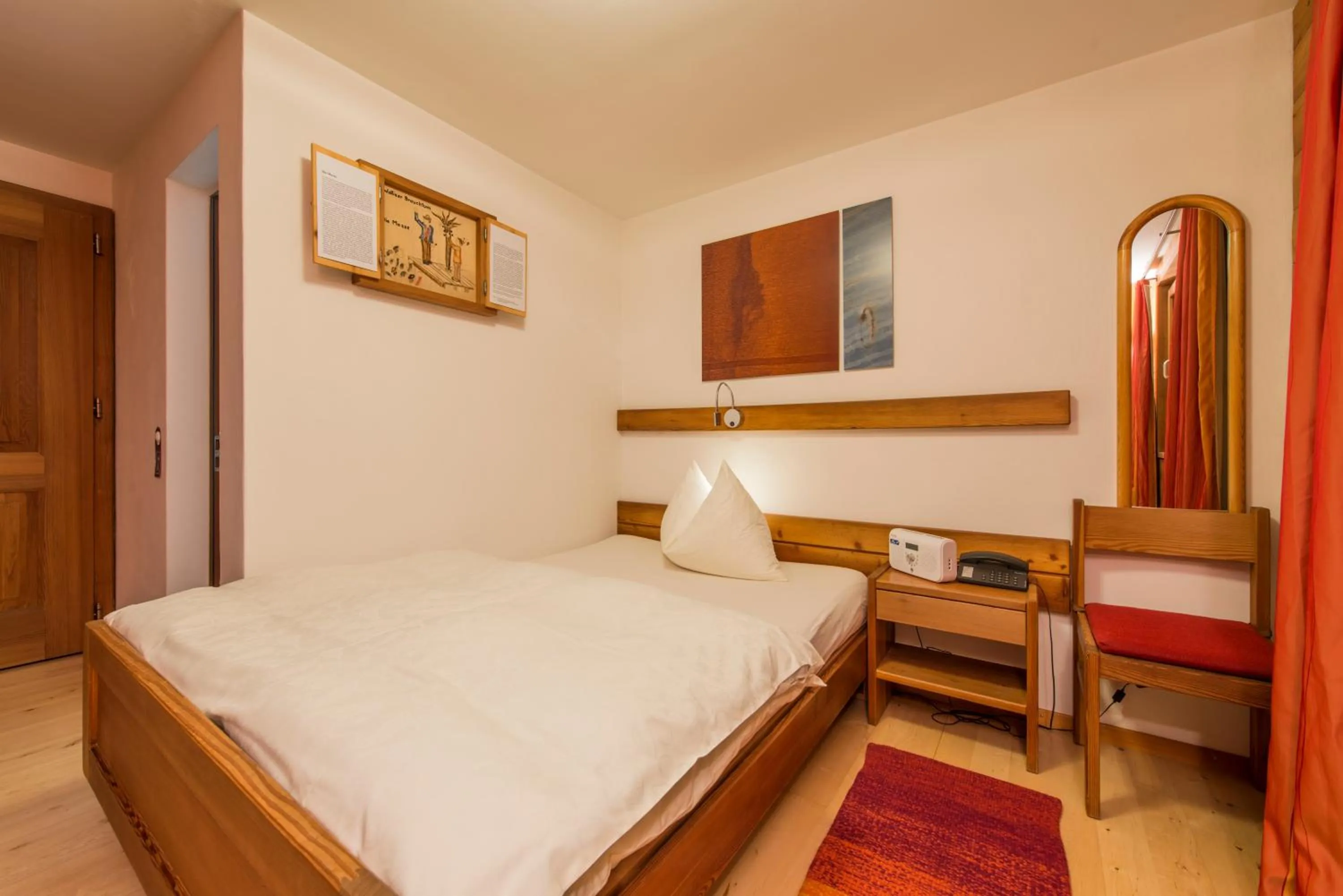 Photo of the whole room, Bed in Hotel Glocke