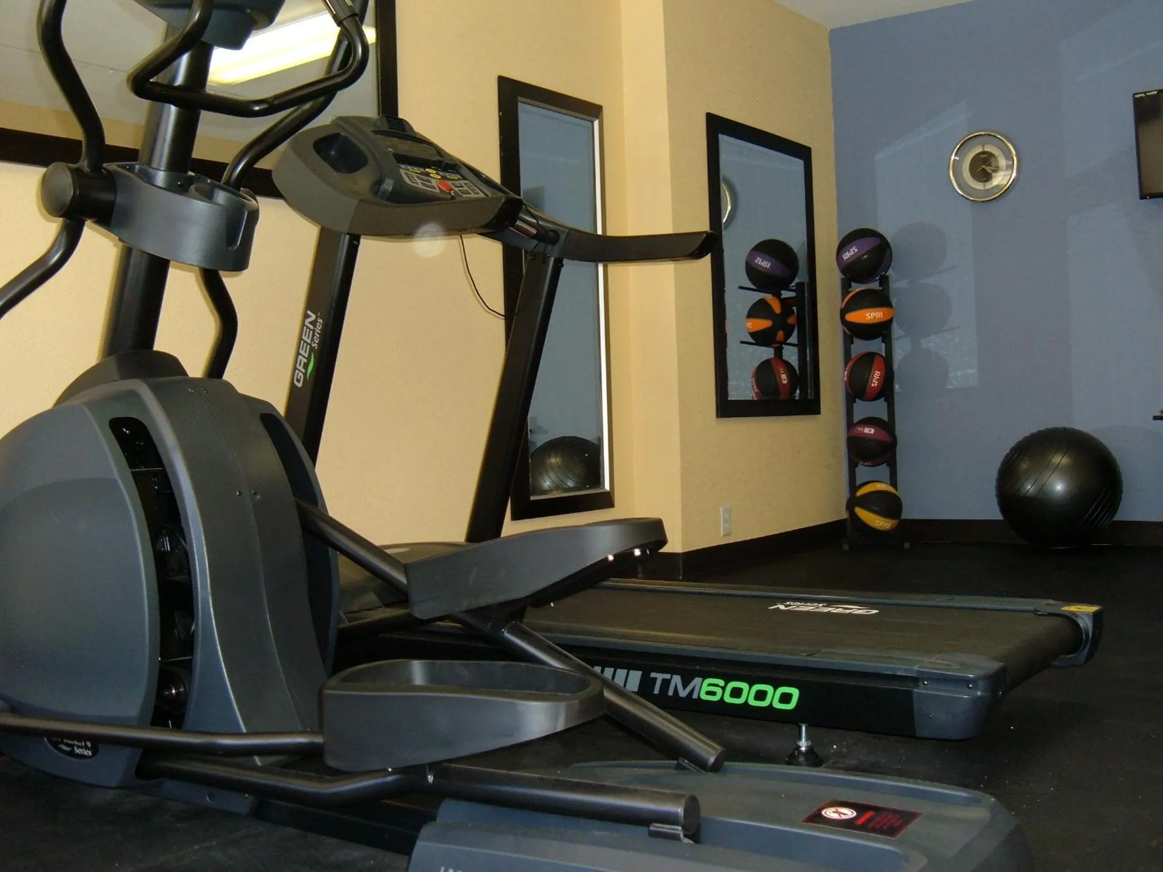 Fitness centre/facilities in Days Inn by Wyndham Madison