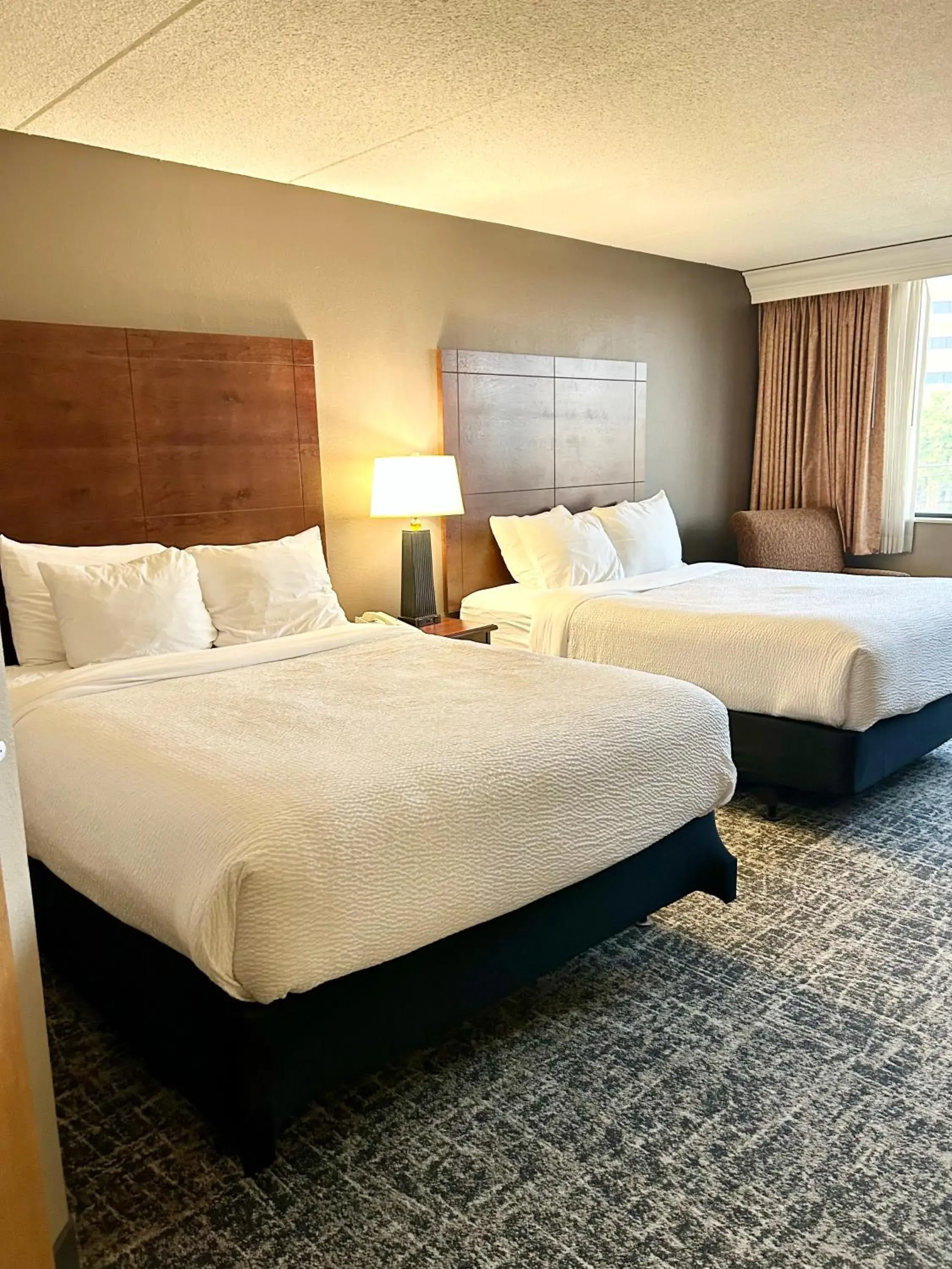 Property building, Bed in Best Western Plus Kelly Inn Property building, Bed in Best Western Plus Kelly Inn